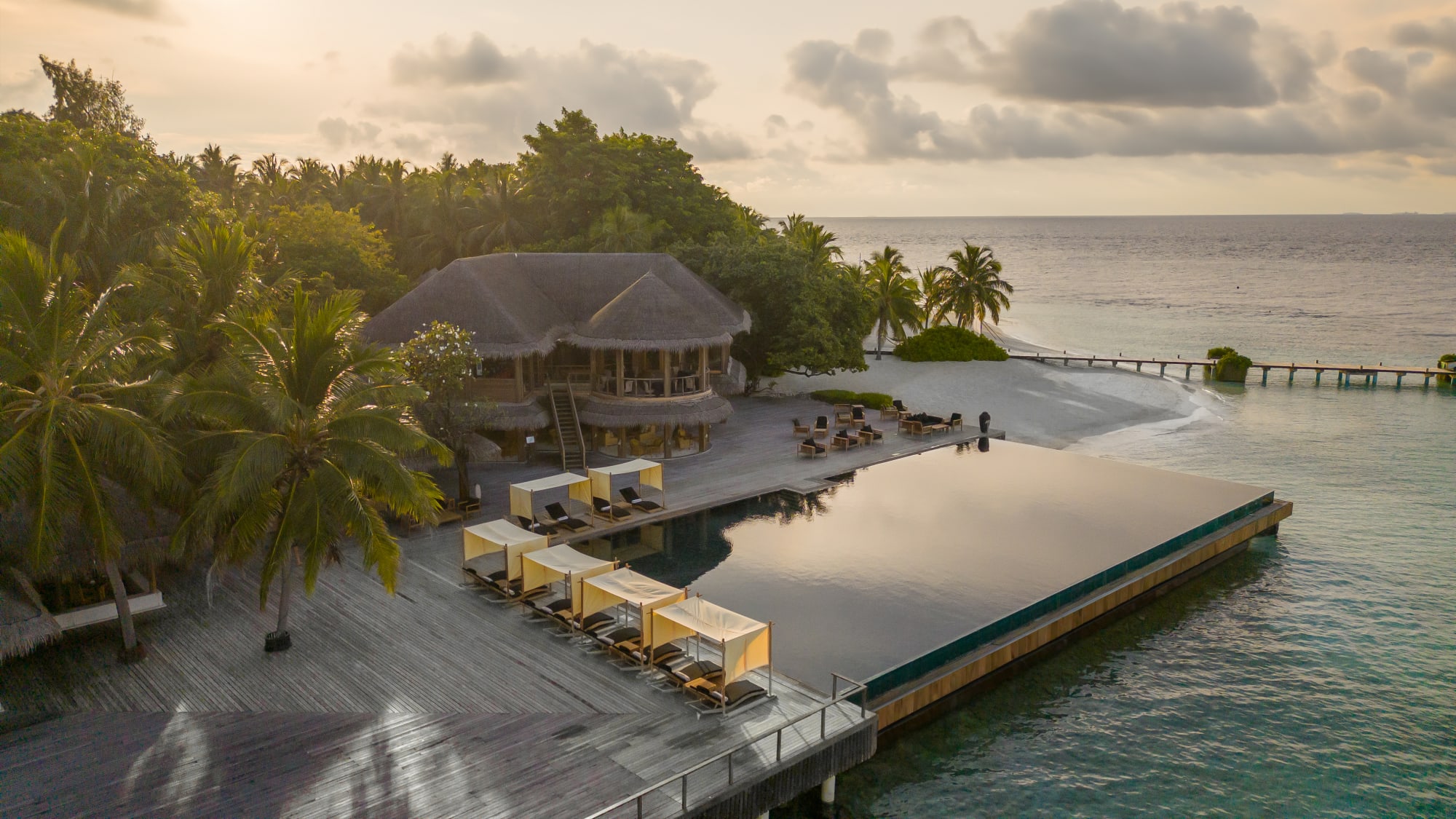 Coco Bodu Hithi in Malediven:  Coco Bodu Hithi - Pool