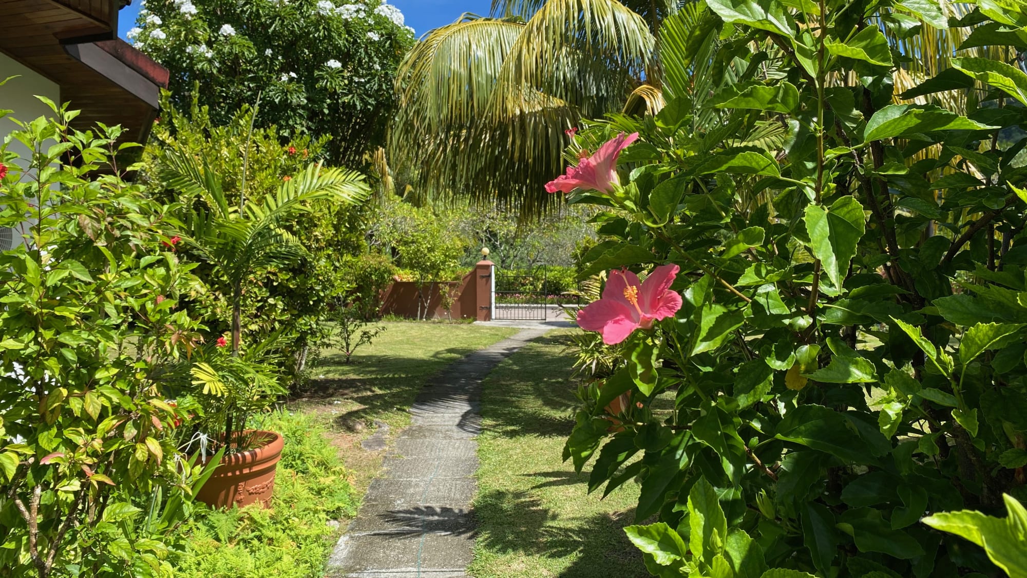 Beach Villa in Praslin:  Beach Villa Praslin