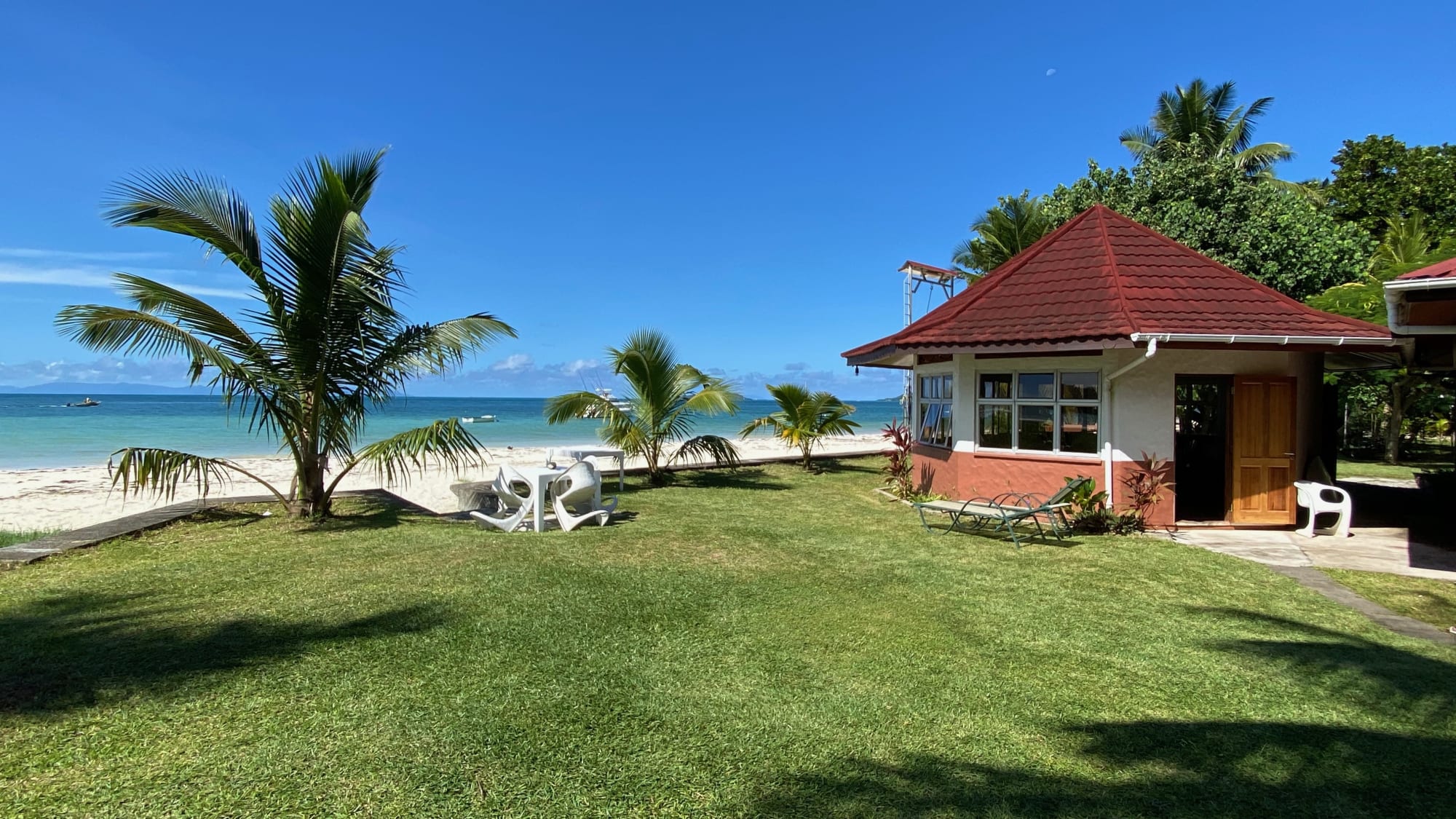 Beach Villa in Praslin:  Beach Villa Praslin