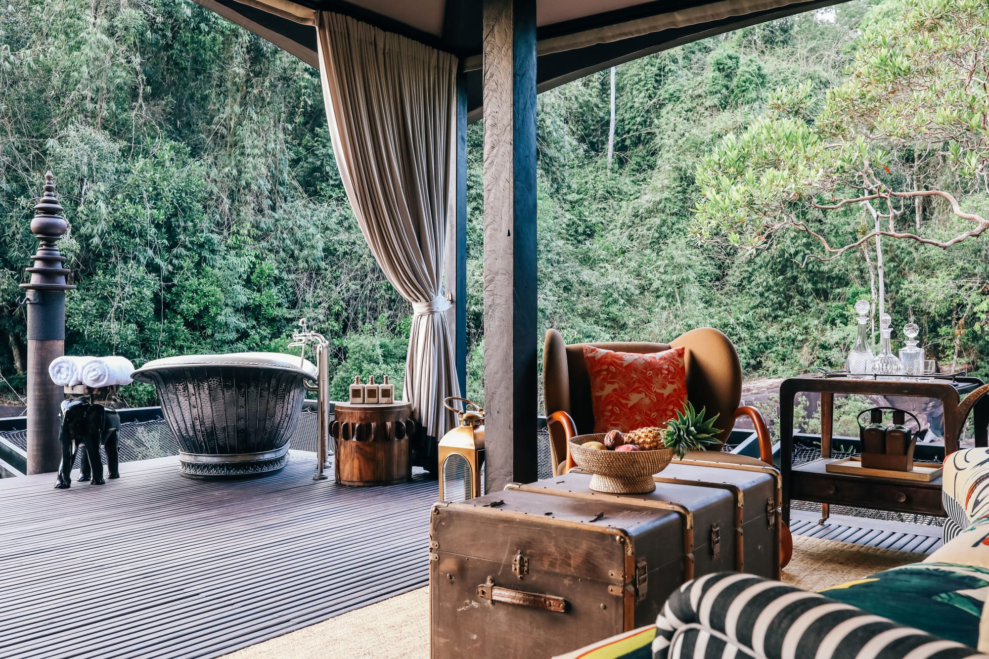 Shinta Mani Wild – Abenteuer trifft Luxus ab Phnom Penh: waterfall-zelt (5)