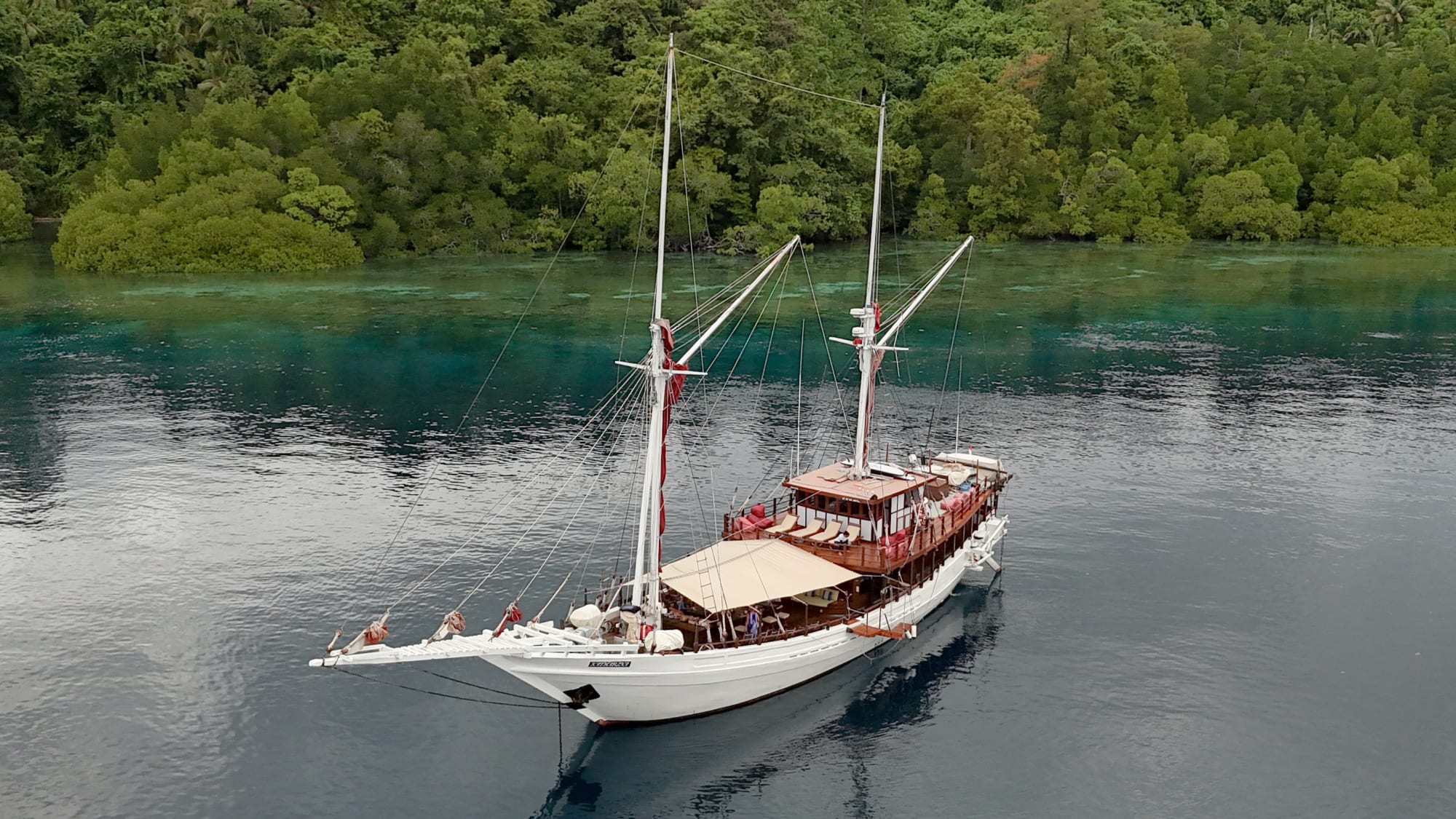 Unberührtes Inselparadies Raja Ampat  mit Ombak Putih | Katharina SOQ-SOQ ab Sorong: katharina seatrek (1)