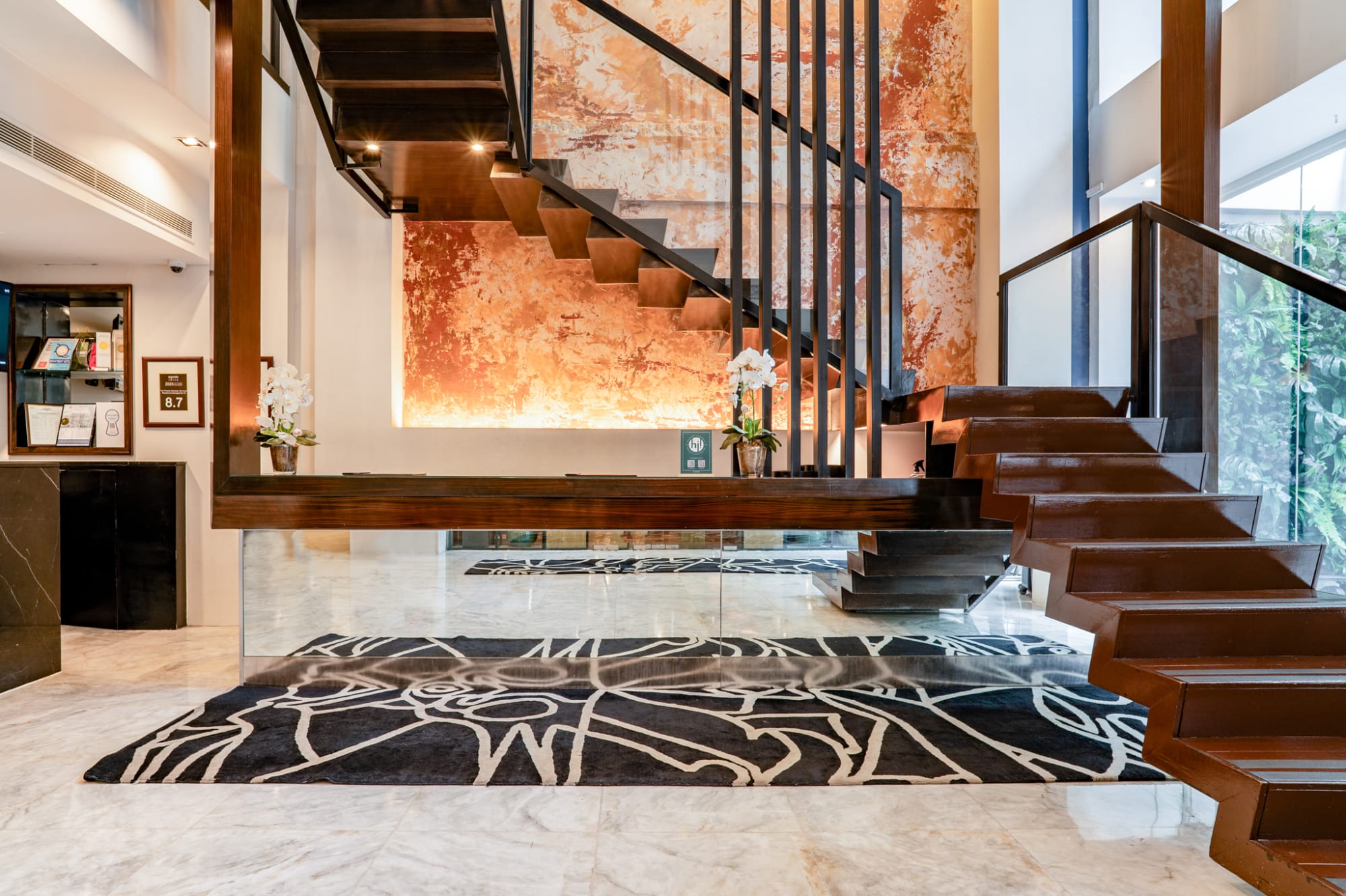 The Picasso Boutique Serviced Residences in Manila:  Lobby