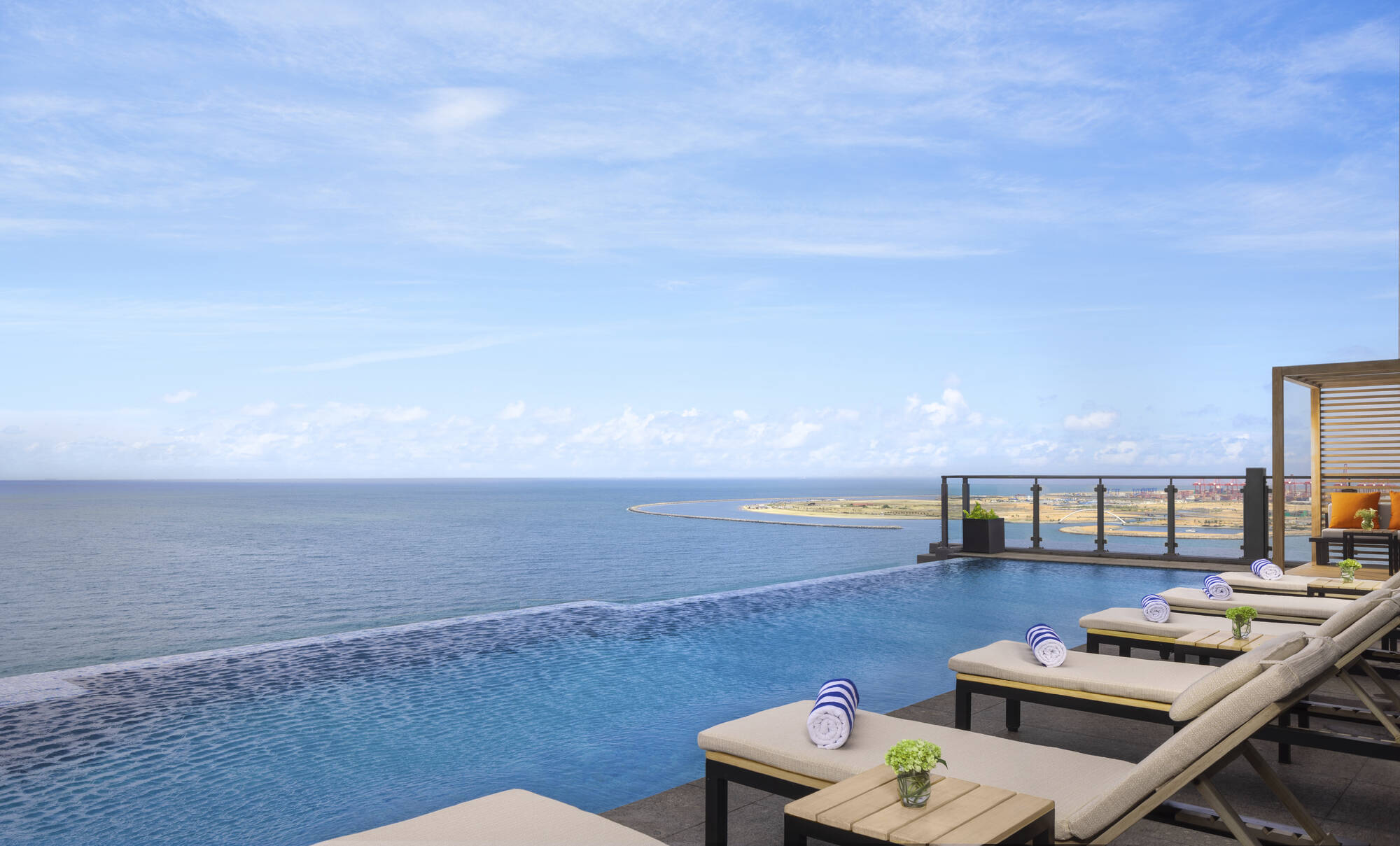 Amari Colombo: Amari Colombo Rooftop Pool