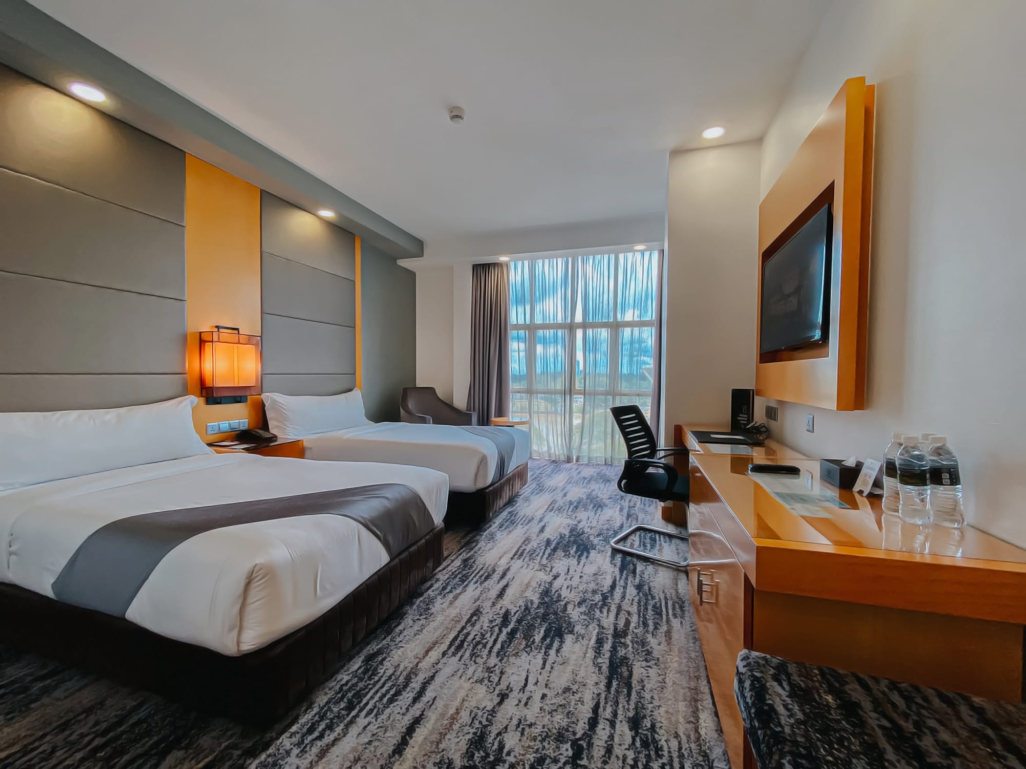 The Waterfront Hotel in Kuching:  Premier Twin Zimmer
