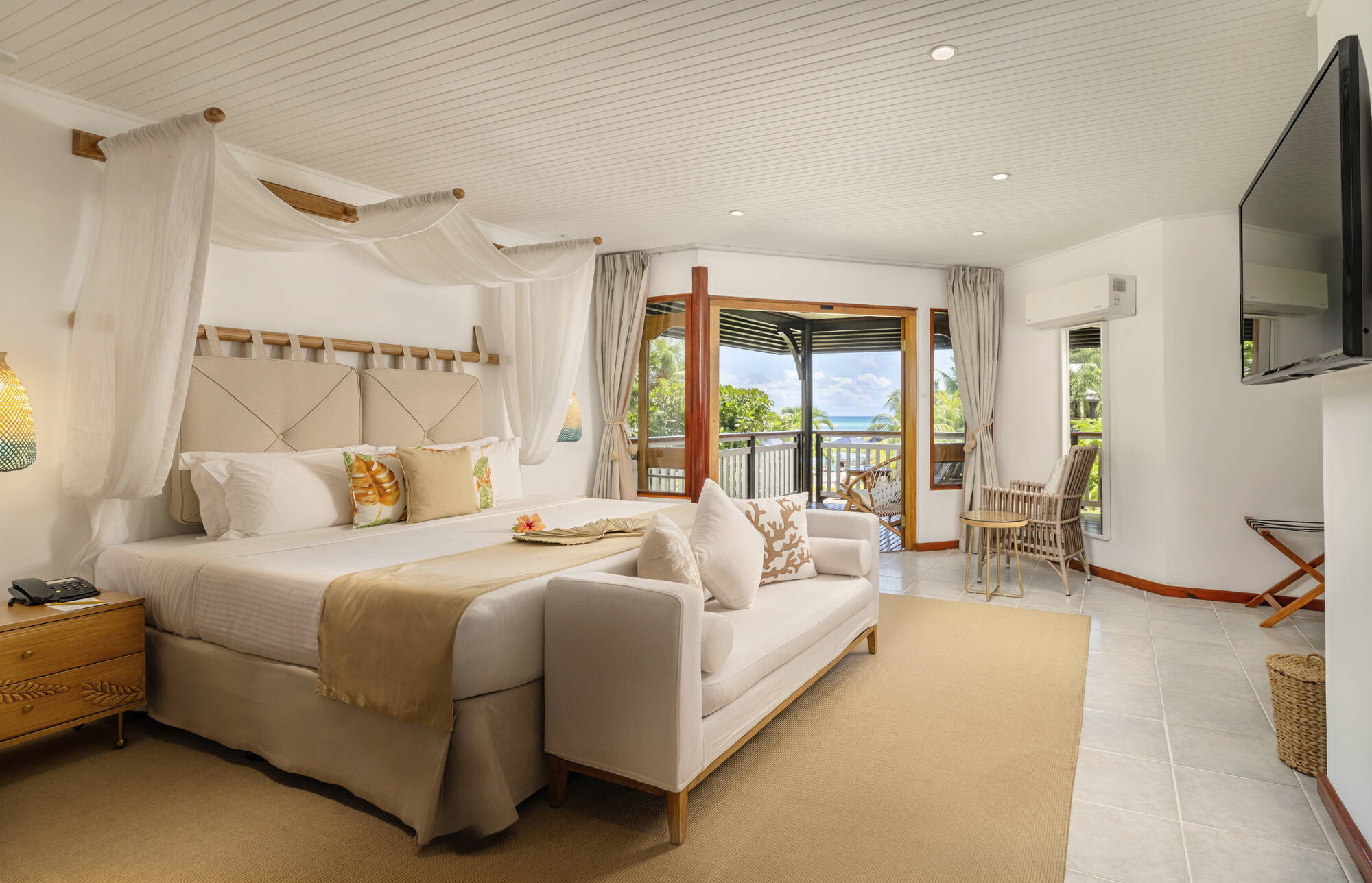 Acajou Beach Resort in Praslin: Acajou Beach Resort