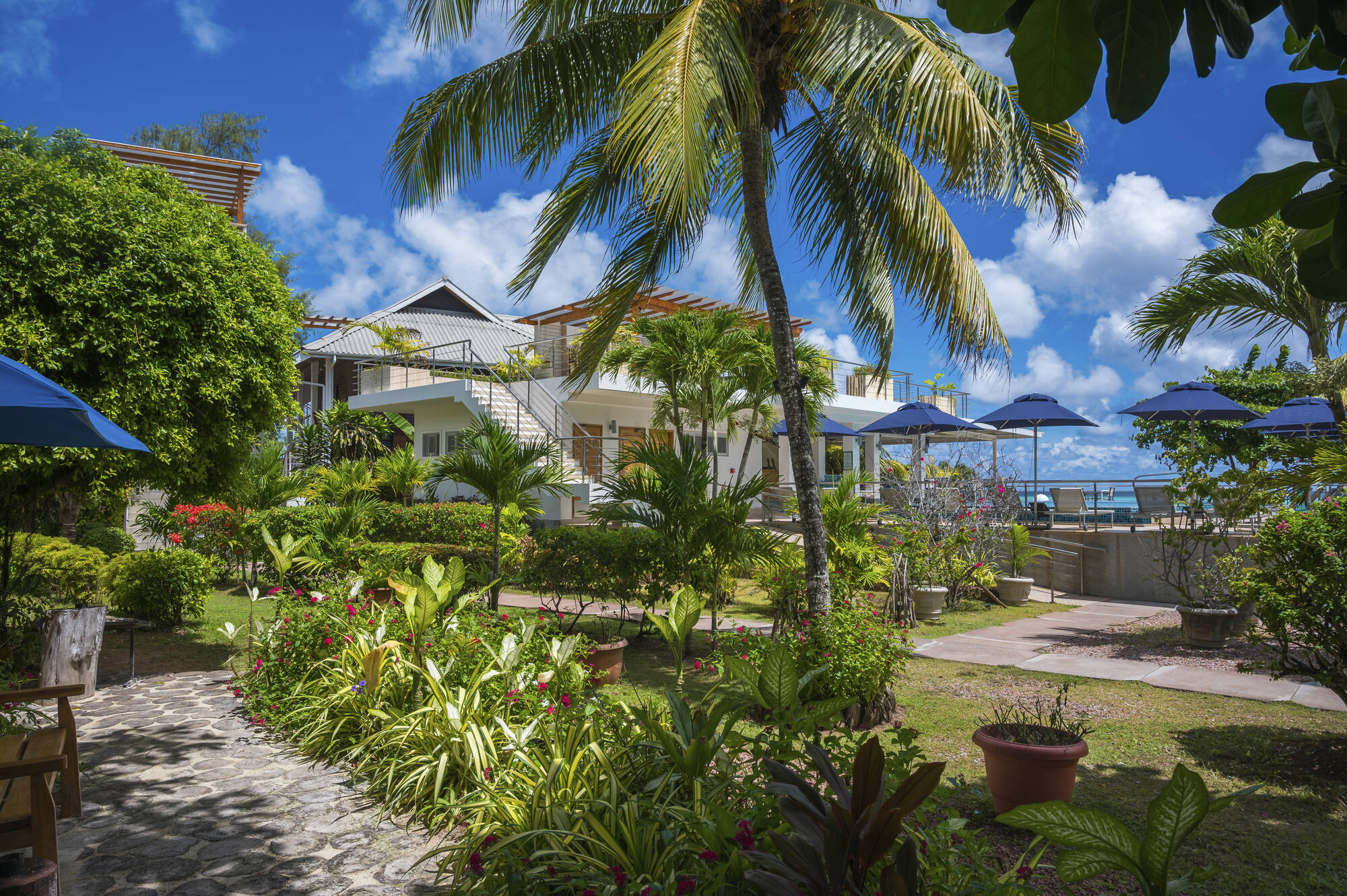 Acajou Beach Resort in Praslin: Property & Garden 1
