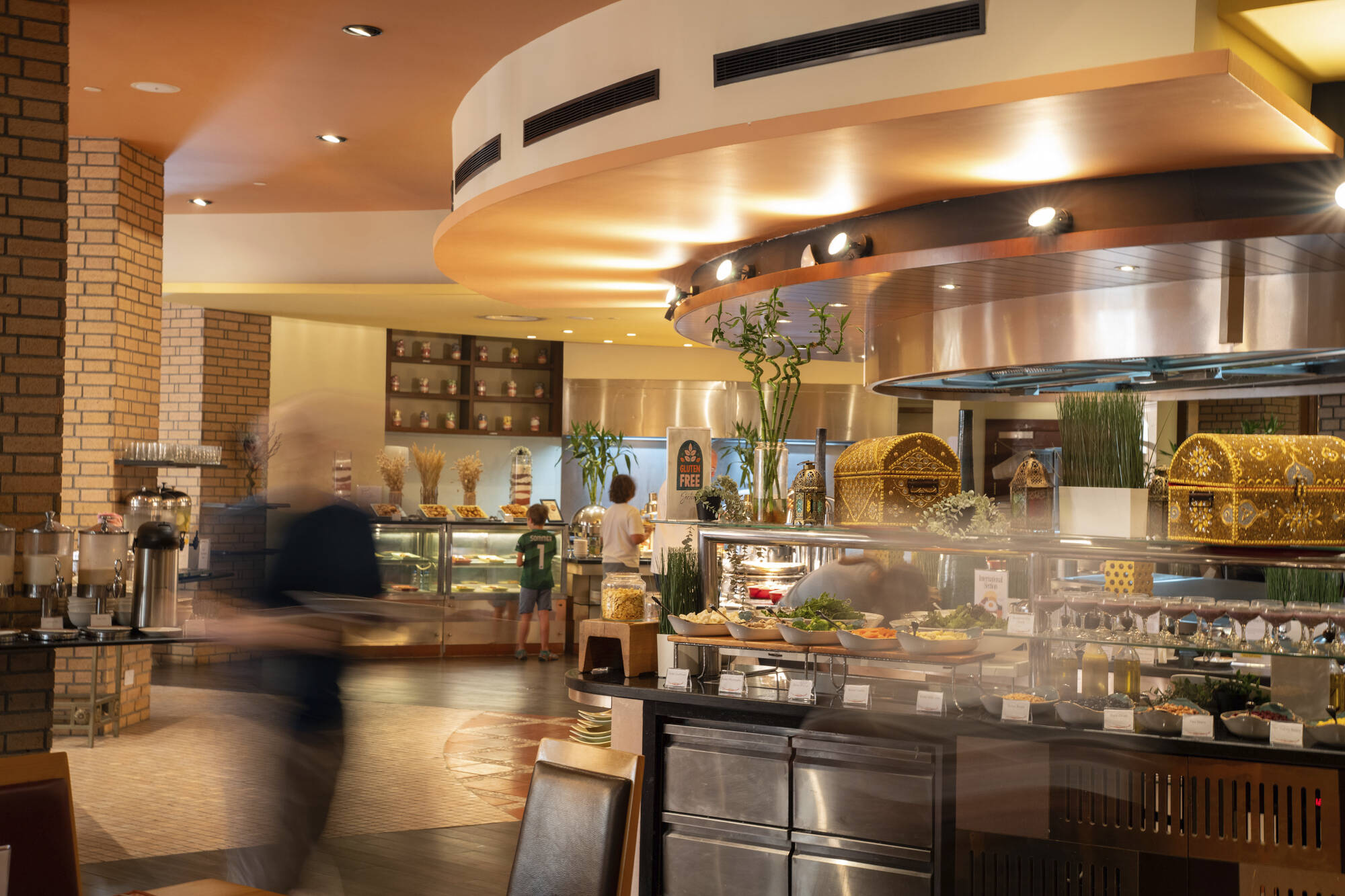 Doubletree by Hilton Muscat Al Waha:  DoubleTree by Hilton Muscat Al Waha Samba - Buffet Dining