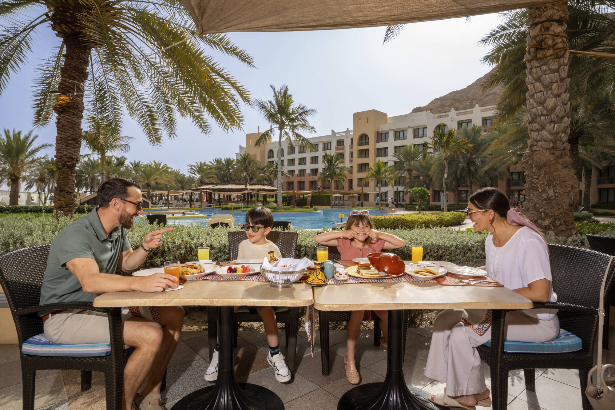 Doubletree by Hilton Muscat Al Waha:  DoubleTree by Hilton Muscat Al Waha Samba Buffet Dining