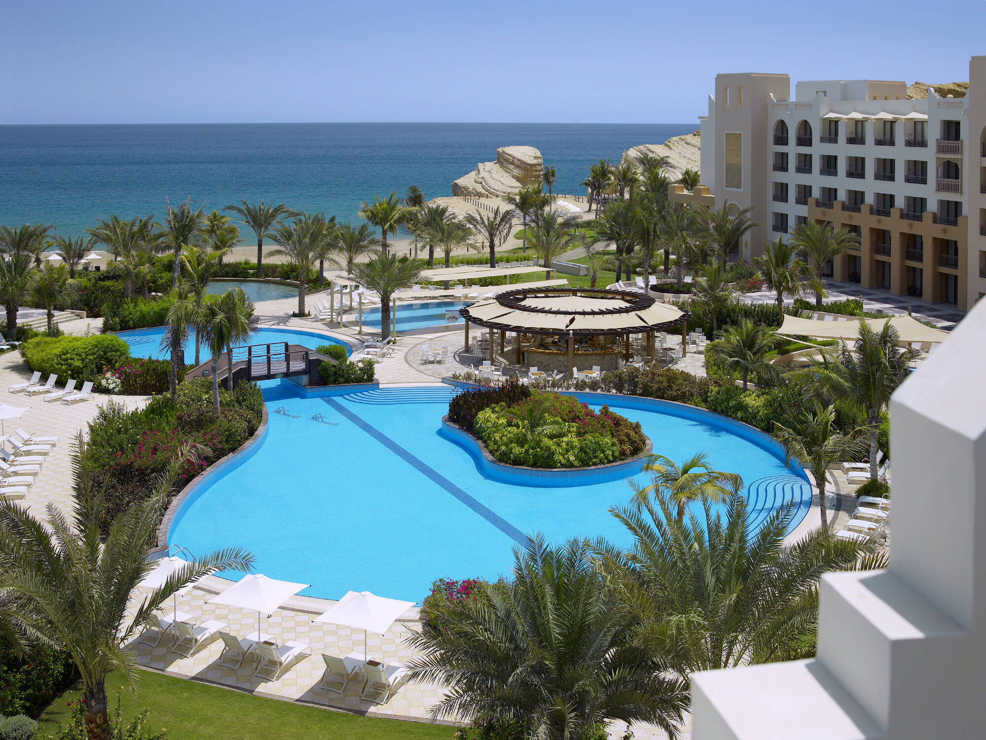 Doubletree by Hilton Muscat Al Waha:  DoubleTree by Hilton Muscat Al Waha Pool