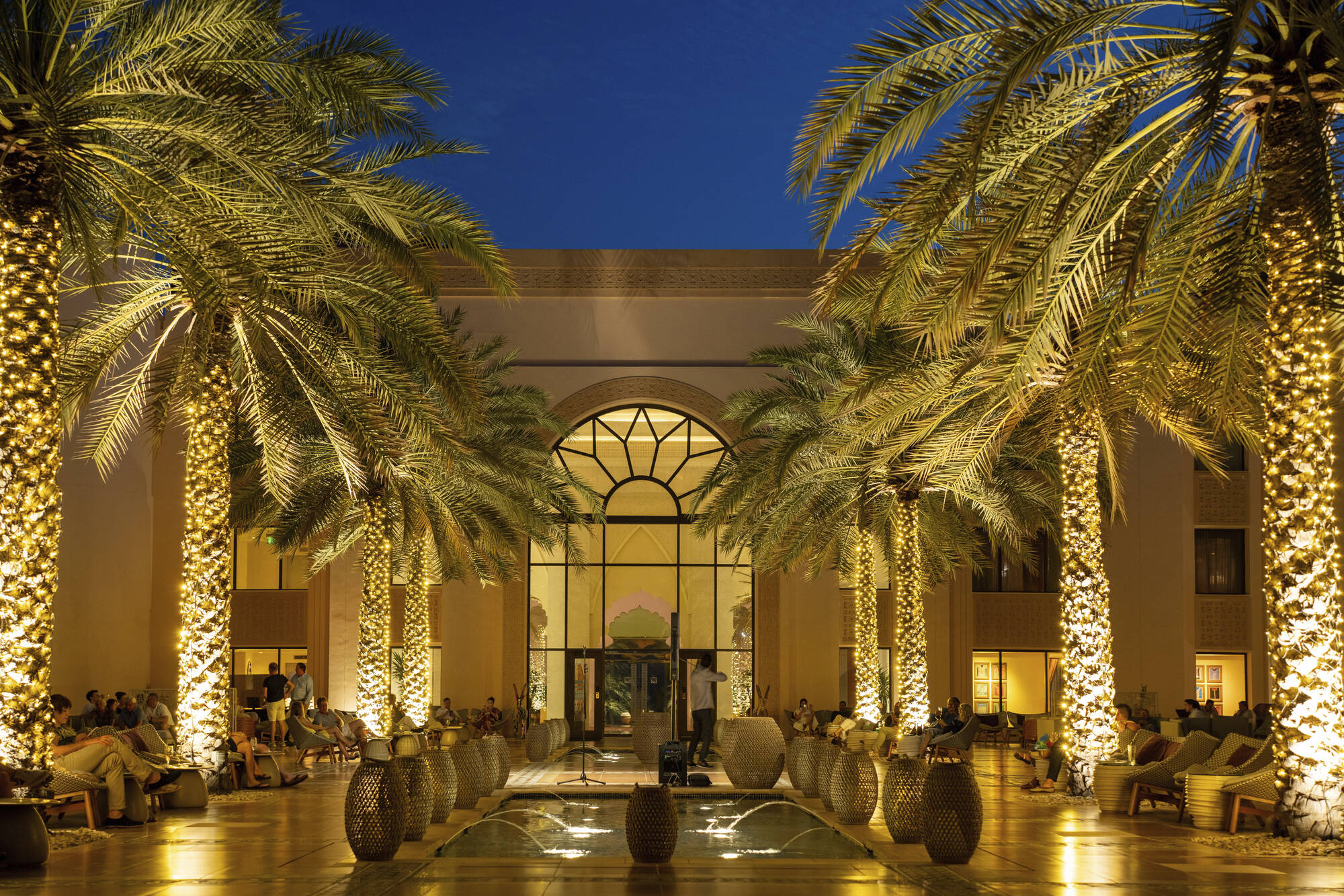Al Husn Hotel Muscat:  Al Husn Hotel Muscat Courtyard