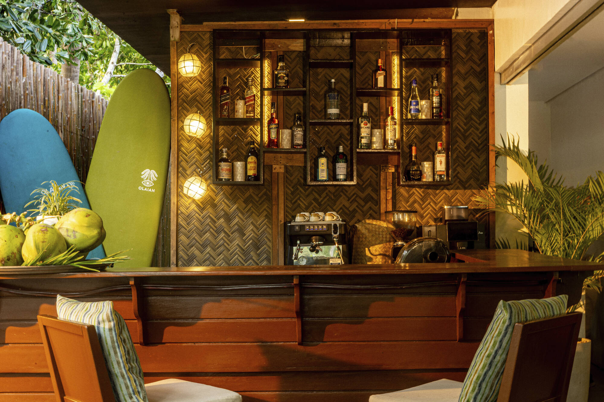 Huni Lio in Palawan: Huni Lio Bar