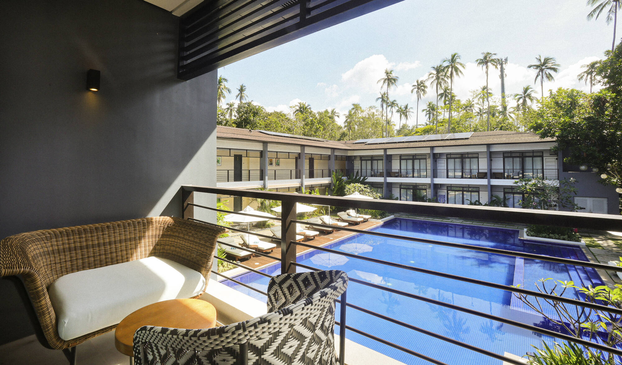 Huni Lio in Palawan: Standard Poolblick