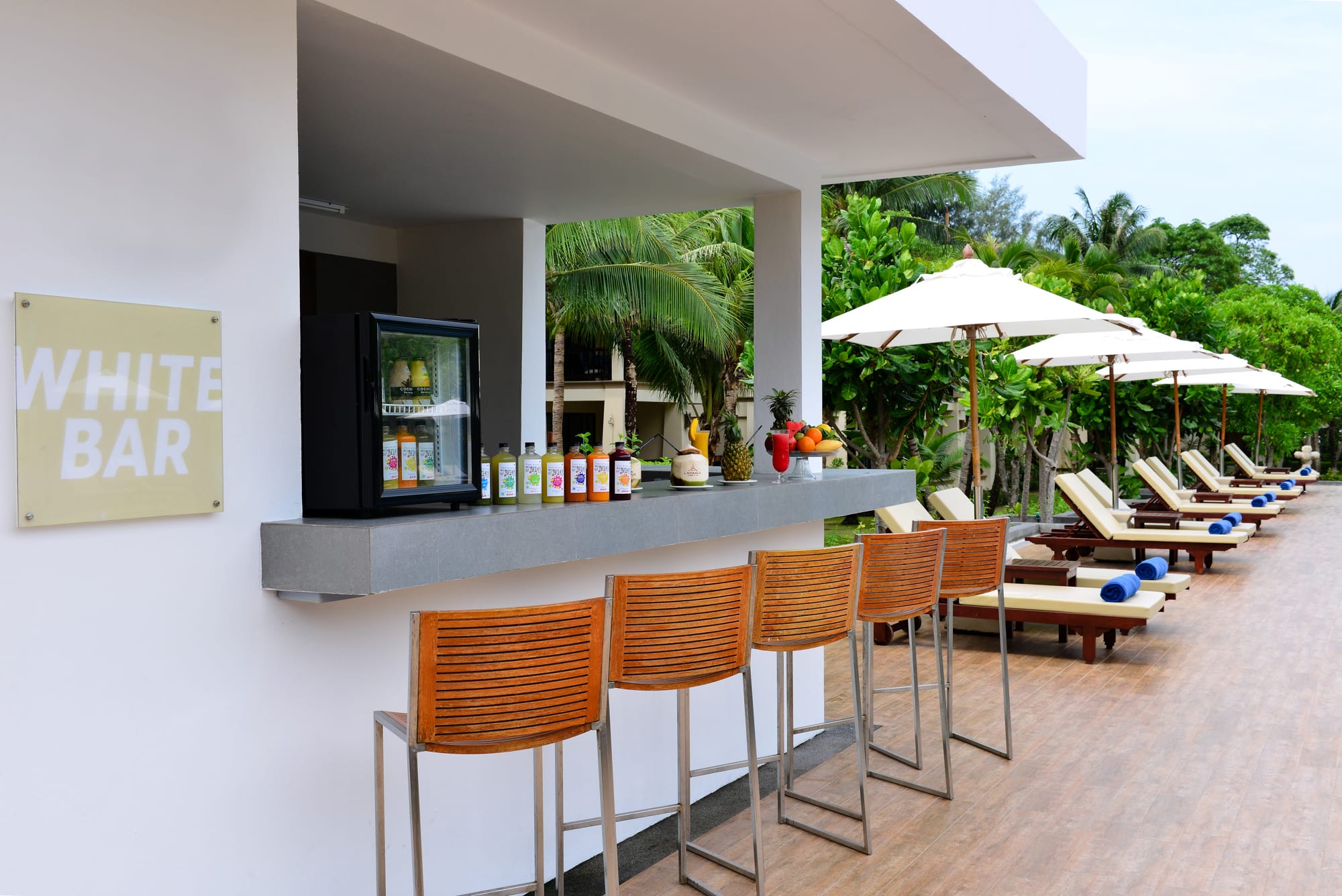 Layana Resort & Spa in Ko Lanta: Whitebar