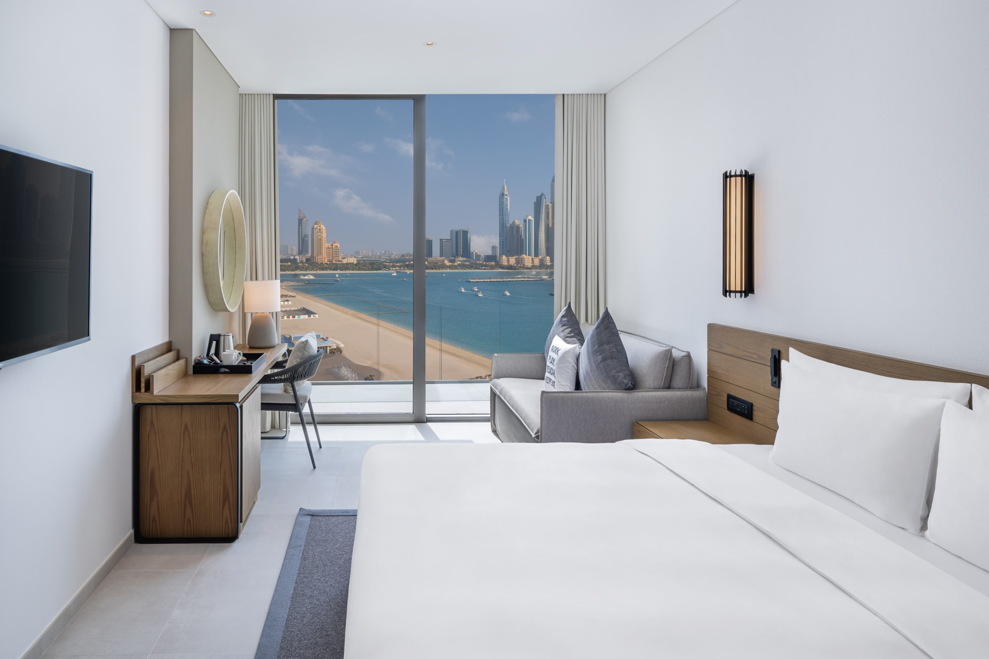 Radisson Beach Resort Palm Jumeirah in Dubai:  Premium Zimmer