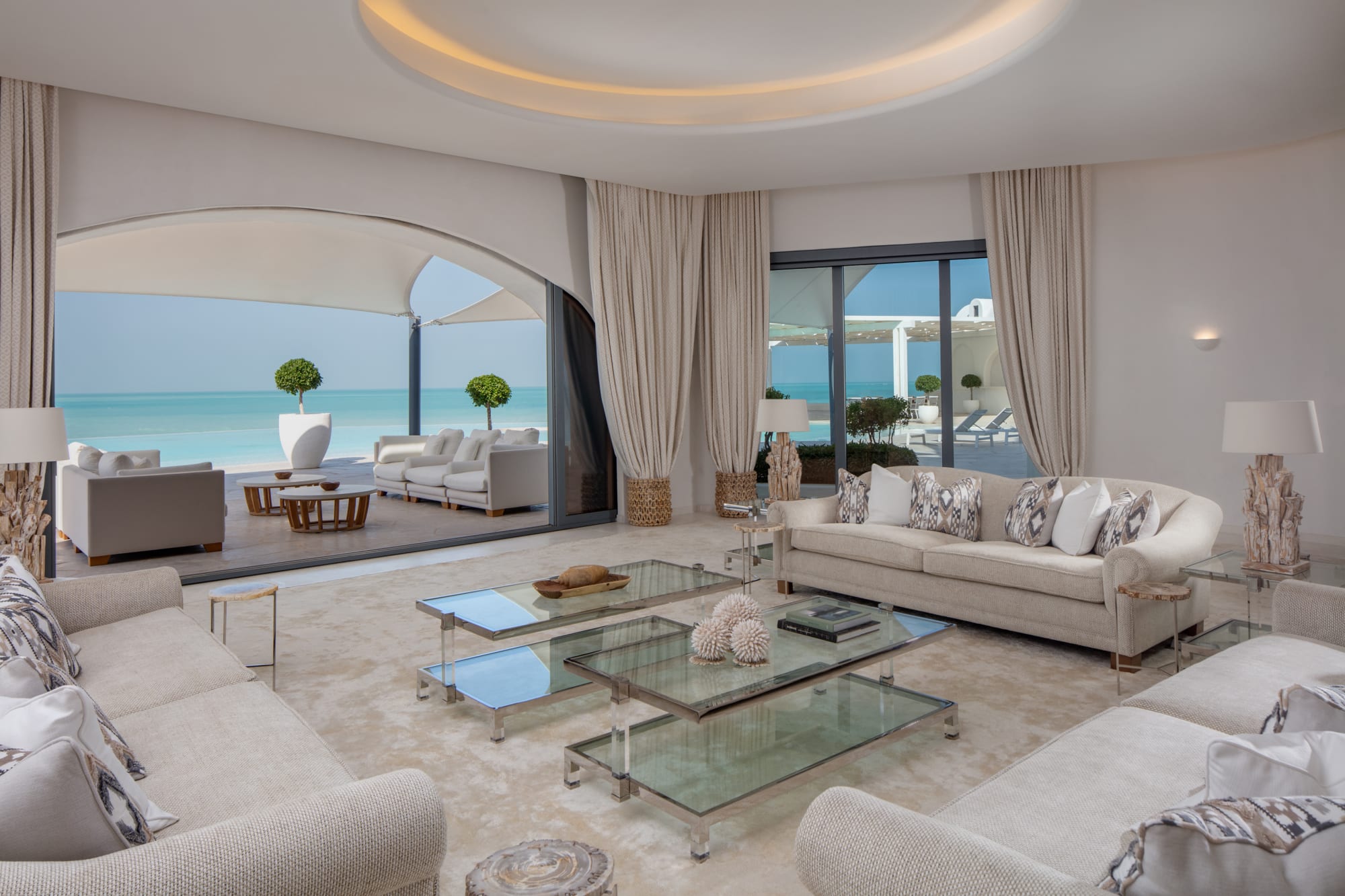 Anantara Retreat Santorini Abu Dhabi: Lobby Lounge