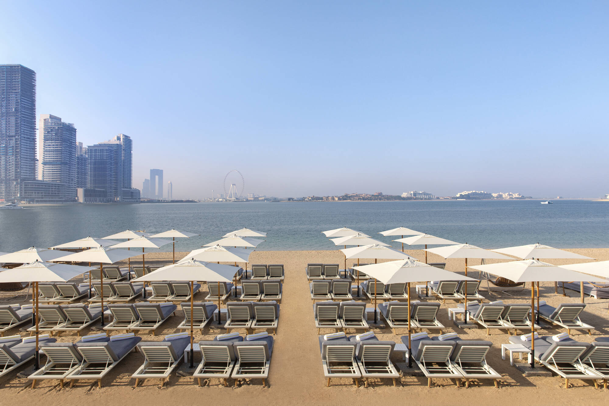 voco Dubai The Palm: Privat Strand