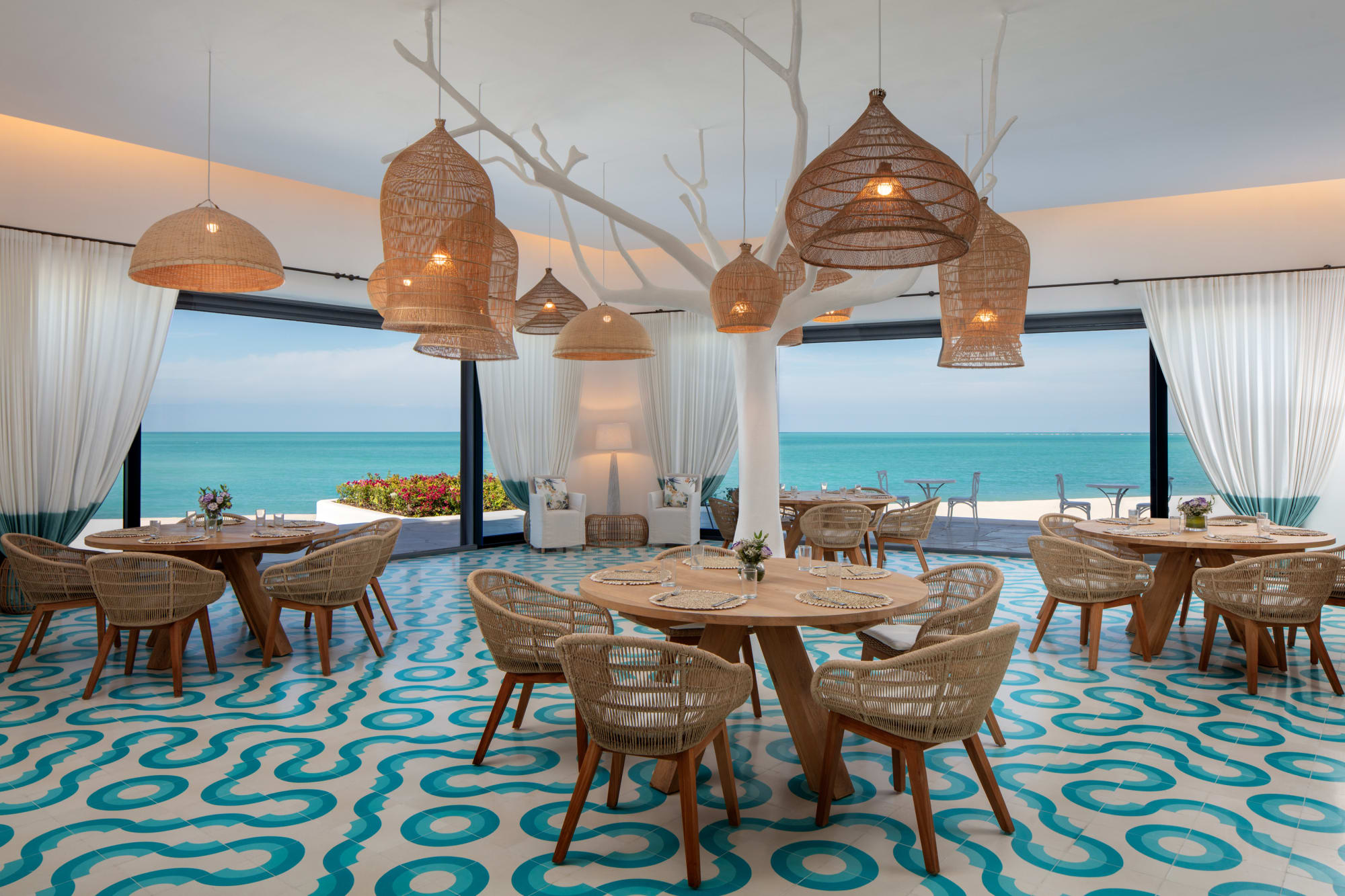 Anantara Retreat Santorini Abu Dhabi: Restaurant Greek