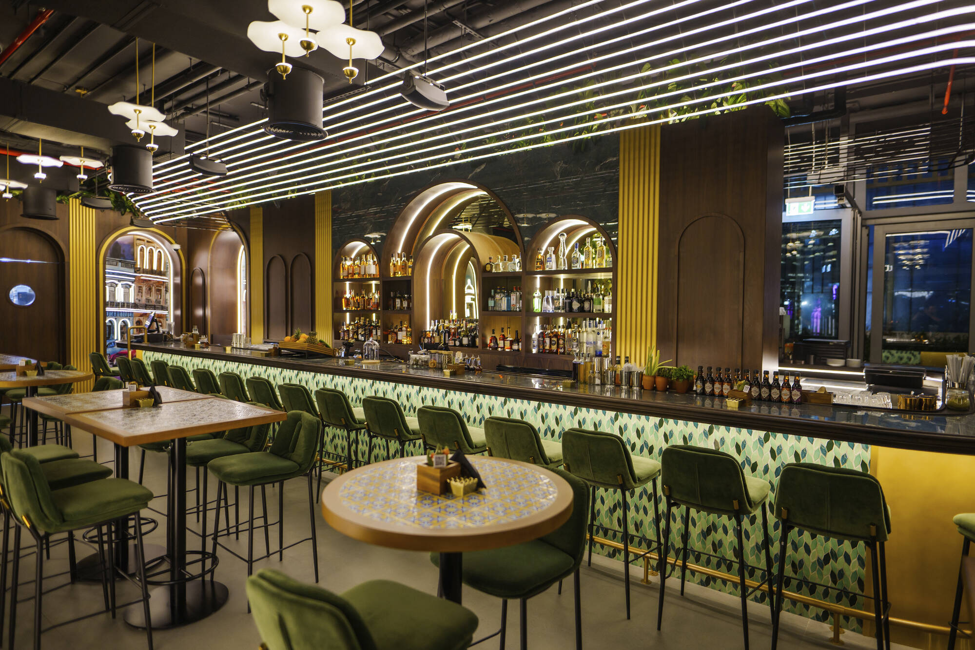 Radisson Beach Resort Palm Jumeirah in Dubai:  Esco Bar