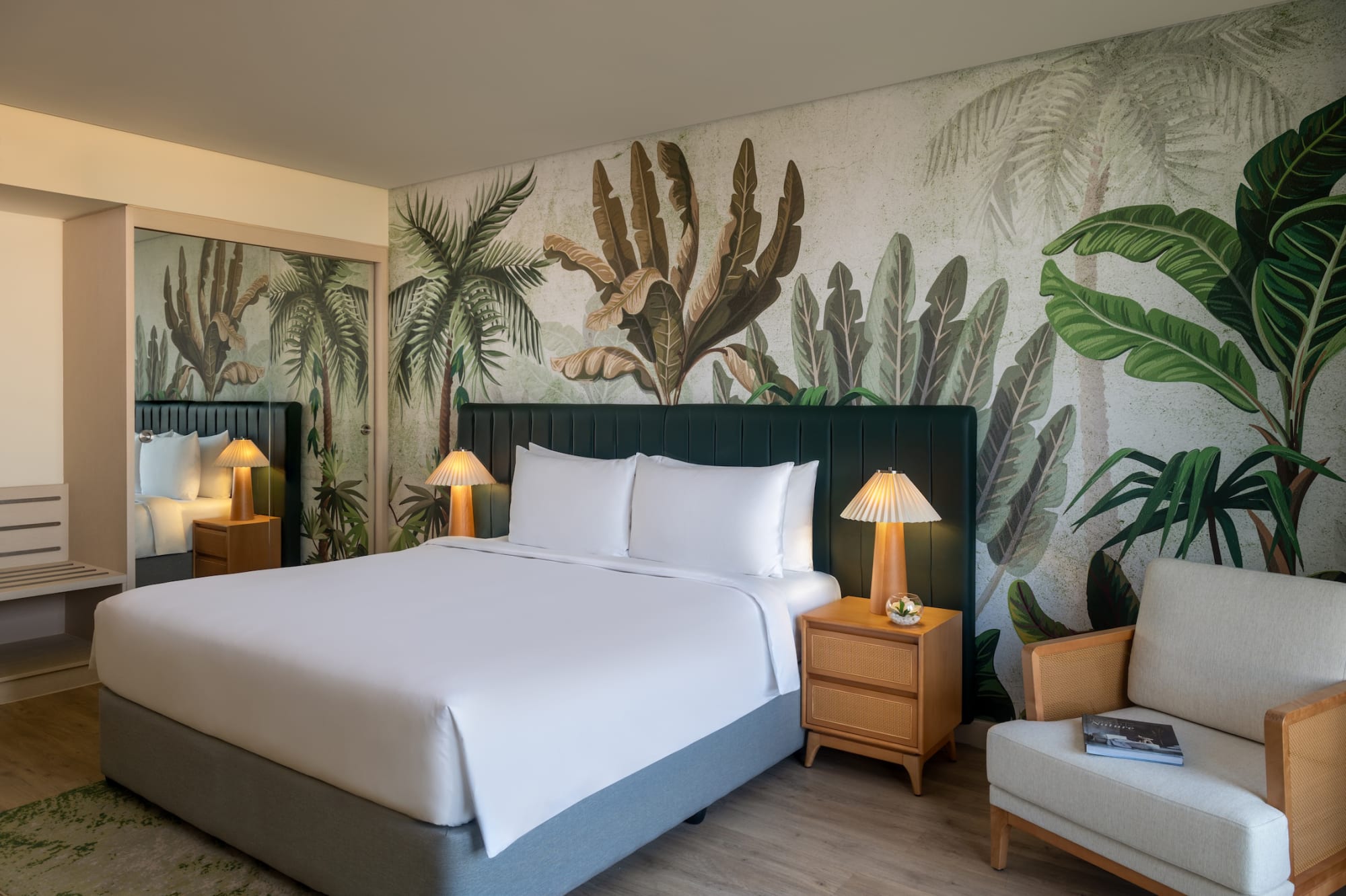 Yas Plaza Mangroves in Abu Dhabi: Suite Plaza Blick