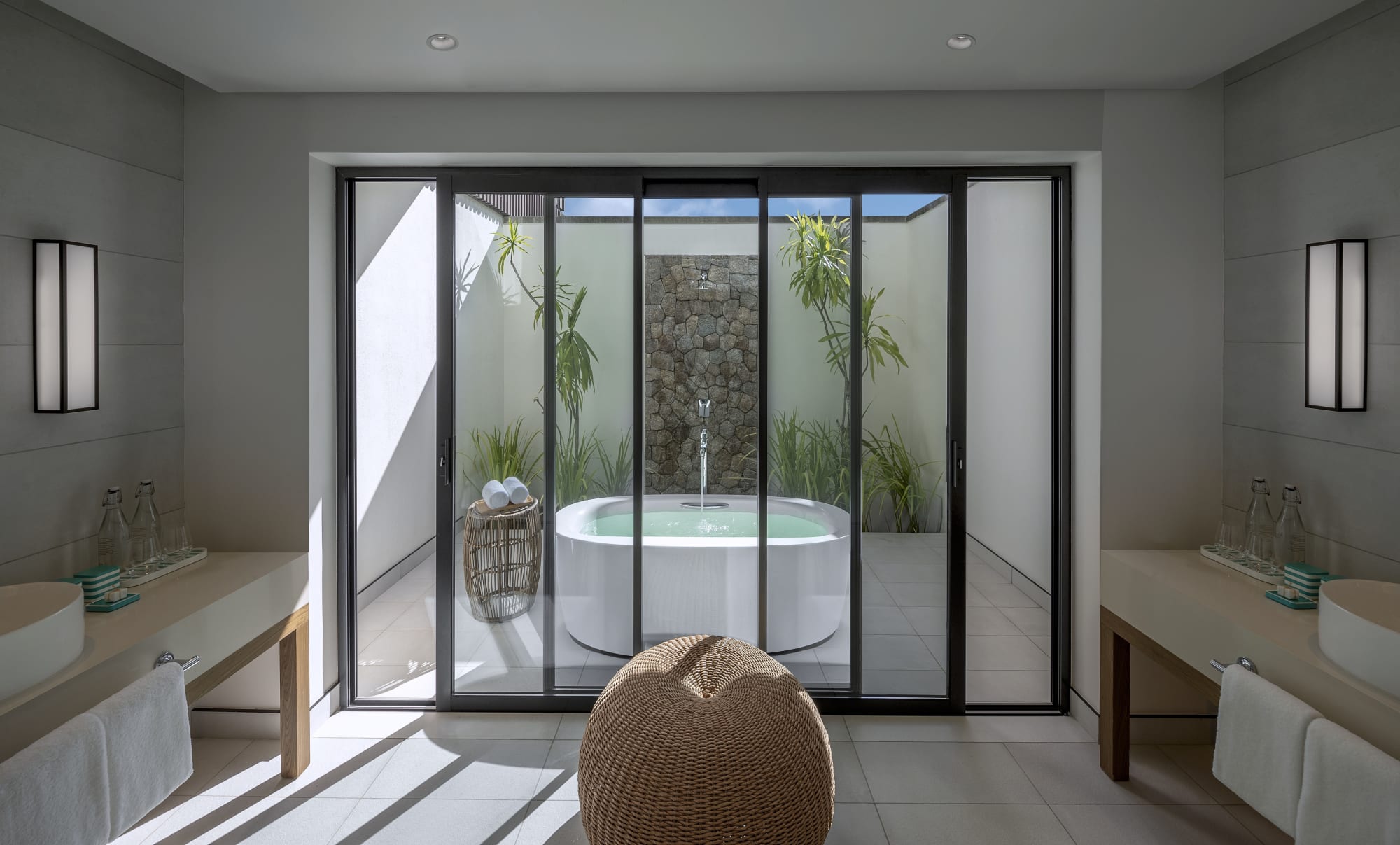 AVANI+ Barbarons Seychelles in Mahé: Premium Suite
