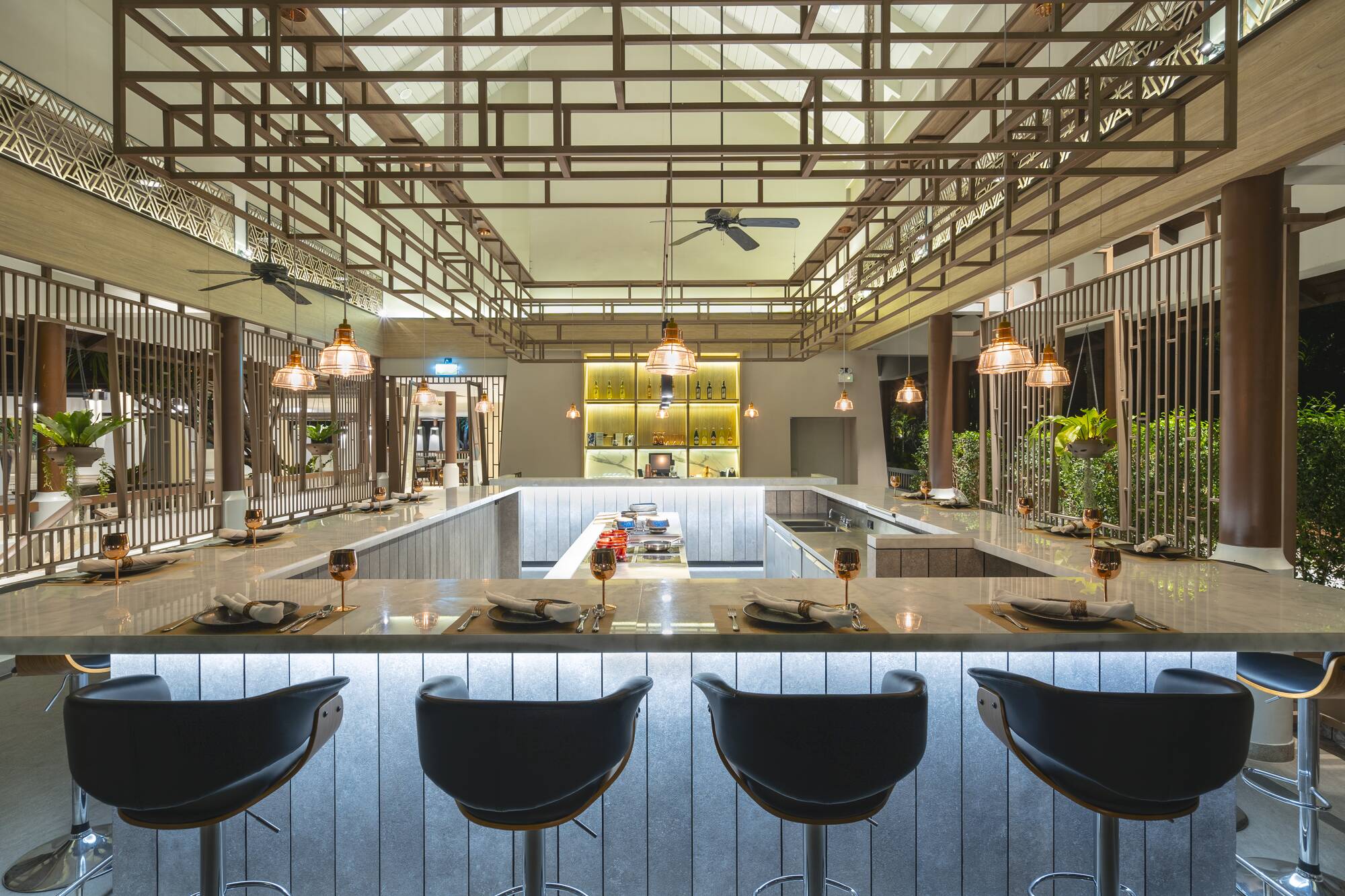 Dusit Thani Krabi Beach Resort:  Restaurant Toh Kin Khaw