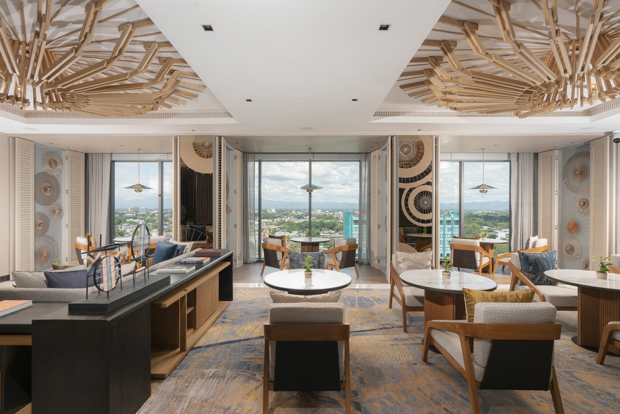 Melia Chiang Mai: The Level Lounge