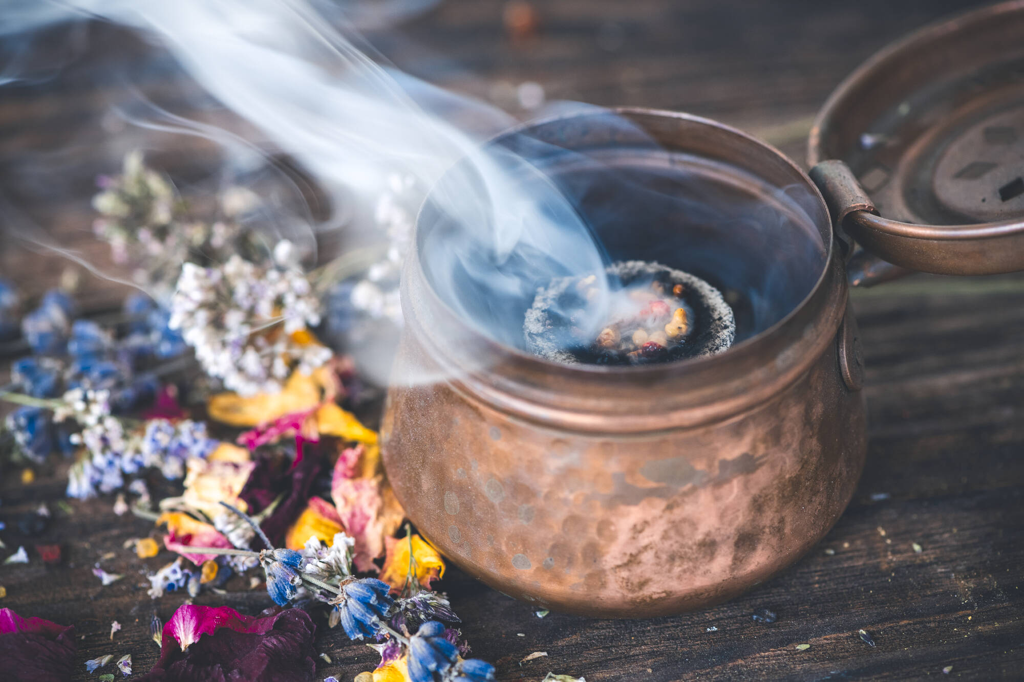 Nepal Balance - Klöster, Kultur & Wellness ab Kathmandu: Nepal Räucherschale