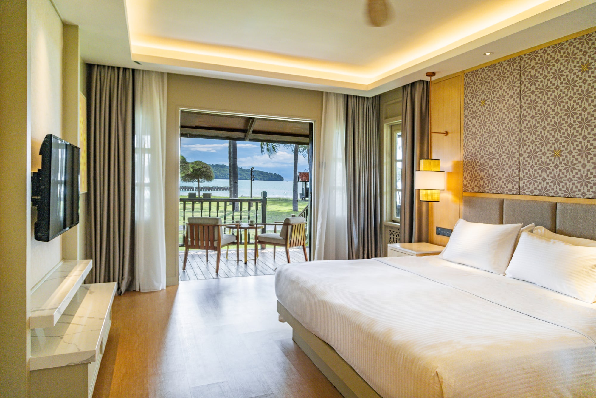 Pelangi Beach Resort & Spa Langkawi: Island View Zimmer