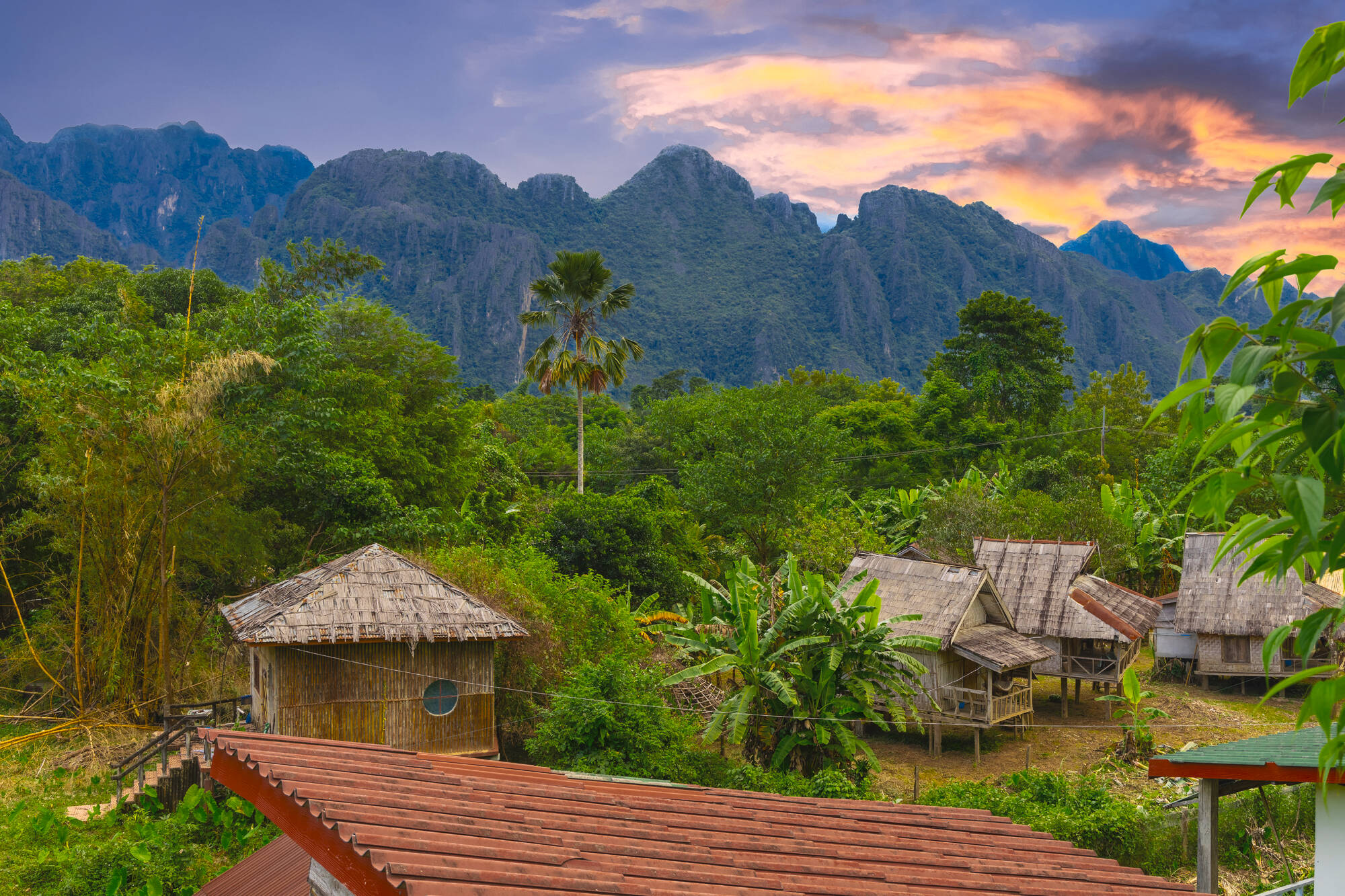 Überland von Luang Prabang nach Vientiane: Laos Vang Vieng