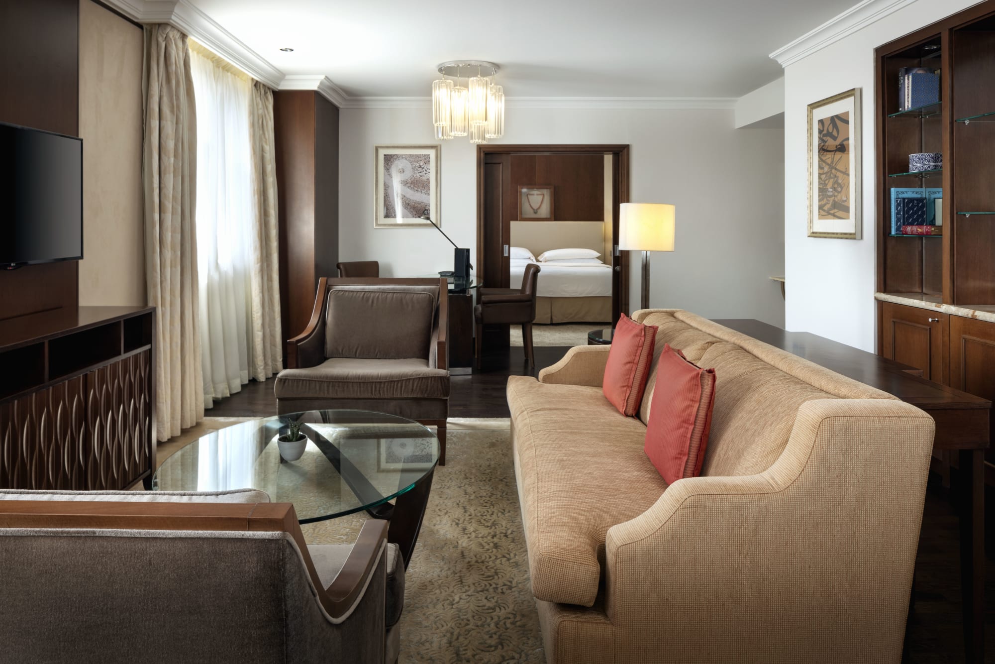 Sheraton Oman in Muscat:  Studio Suite Stadtblick