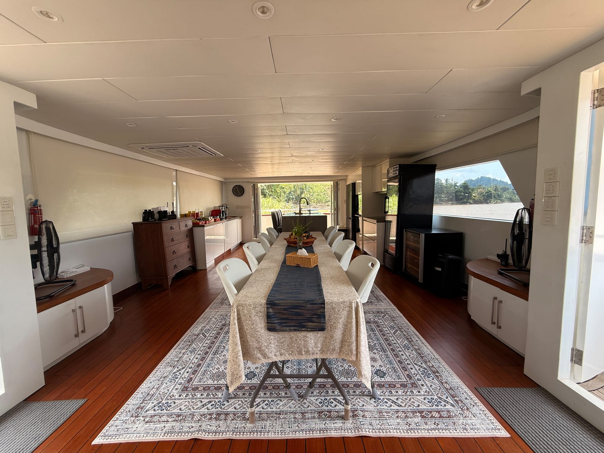 Kinabatangan: Flusskreuzfahrt durch Borneos Regenwald ab Sandakan: Safari-Kreuzfahrt Saloon