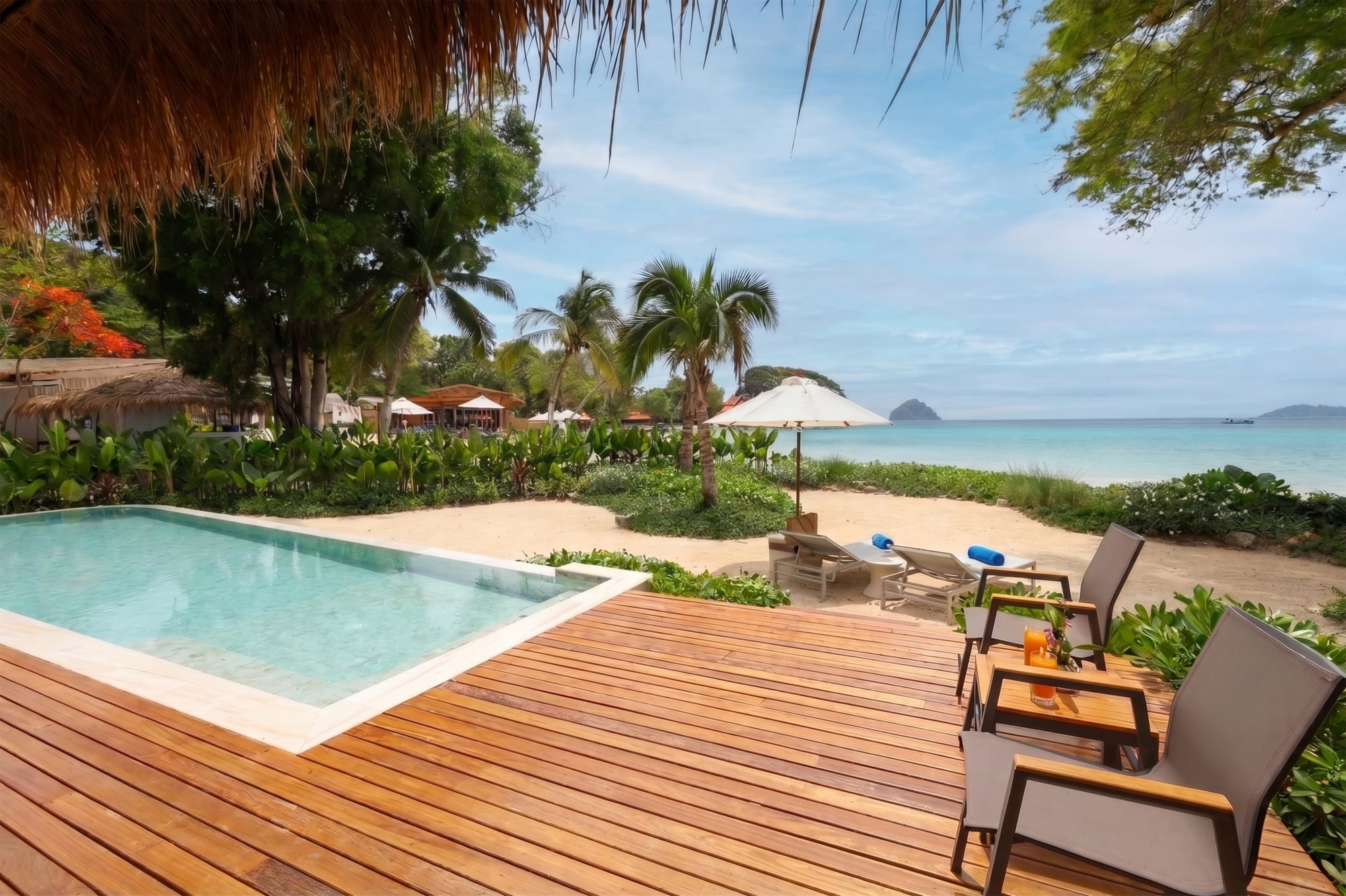 Outrigger Phi Phi Island Resort in Ko Phi Phi: Beachfront Pool Villa