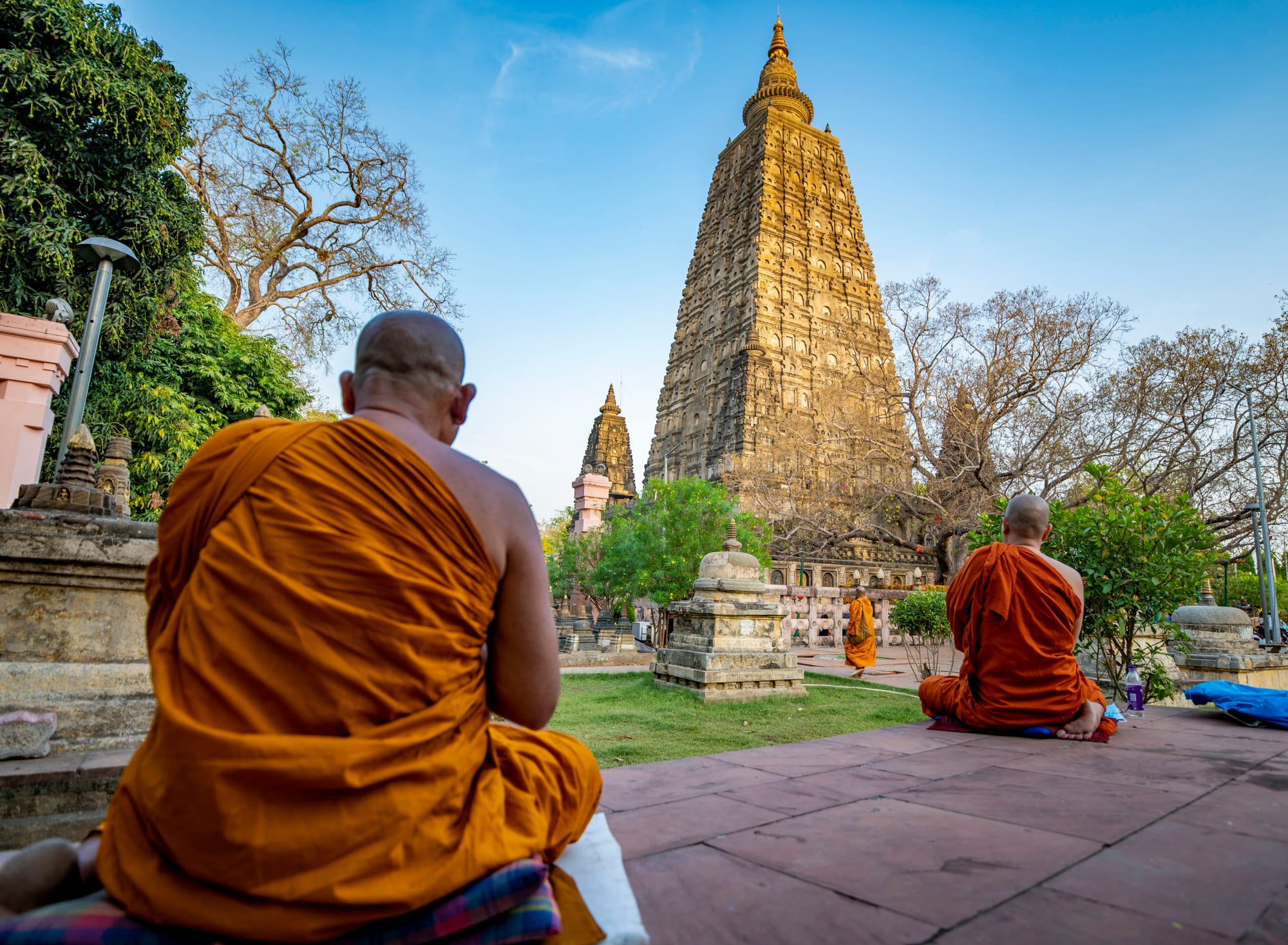 Mit dem Zug auf Buddhas Spuren ab Delhi: Indien Bodhgaya Mahabodhi Tempel