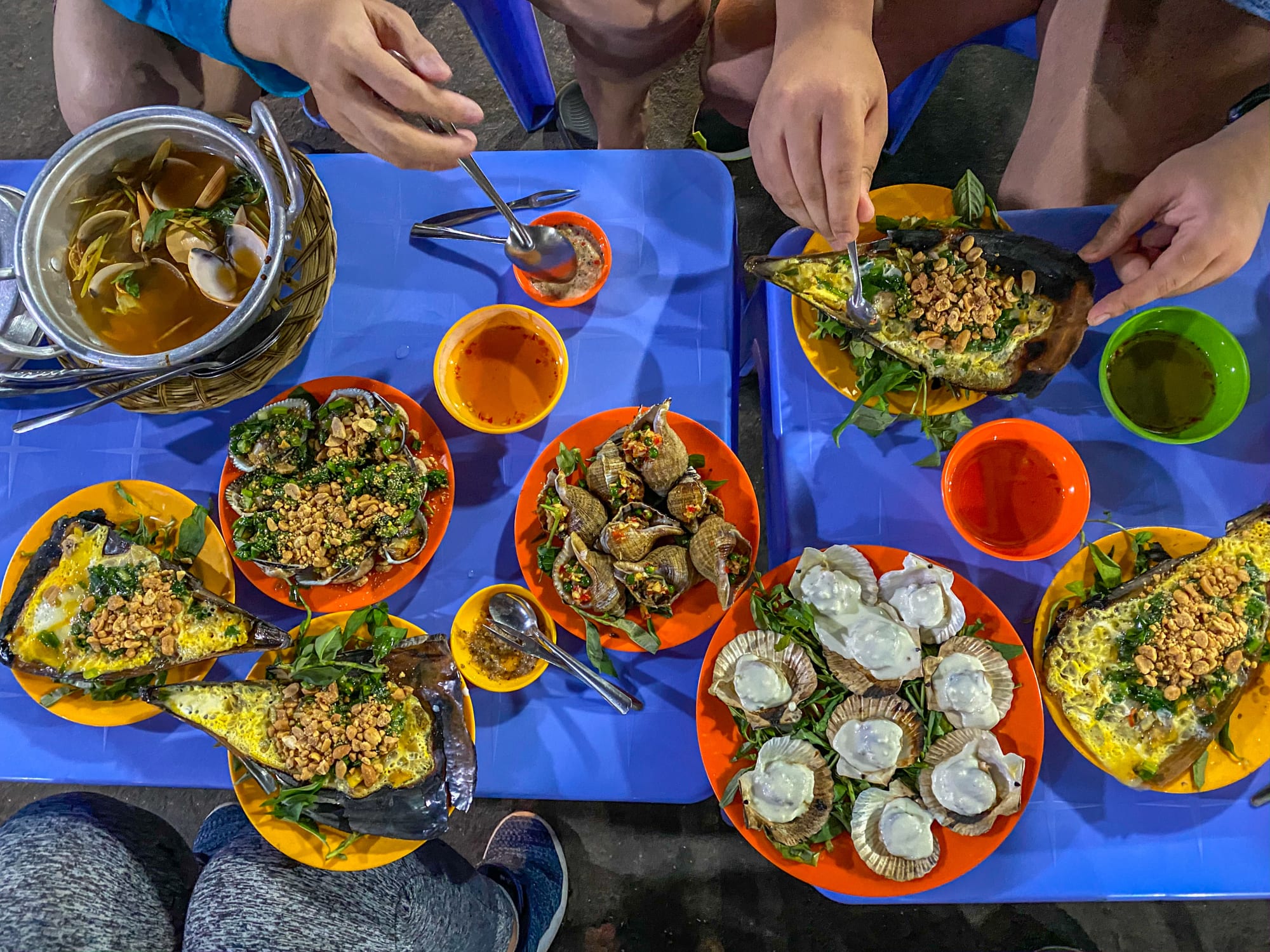 Saigon by Night: Vietnam Saigon Streetfood