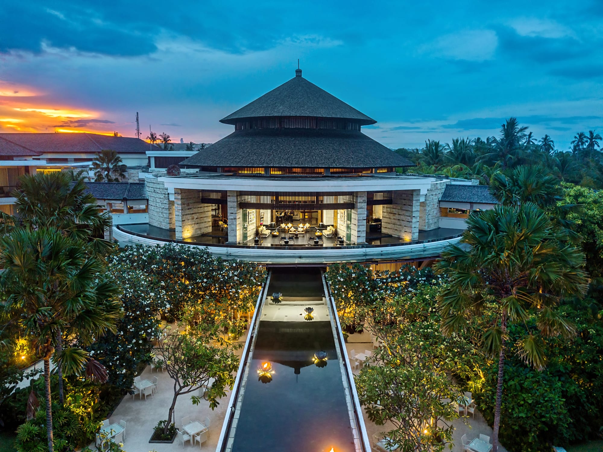 Sofitel Bali Nusa Dua Beach Resort in Süd-Bali: Aerial Le Bar