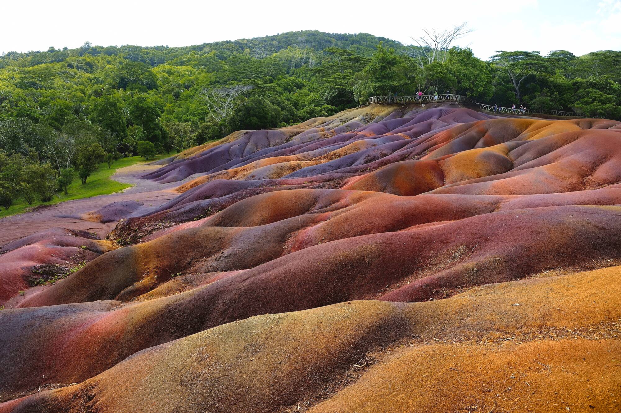 Zwischen Feuer & Lagunen ab Küstenregion: Mauritius Chamarel Siebenfarbige Erde