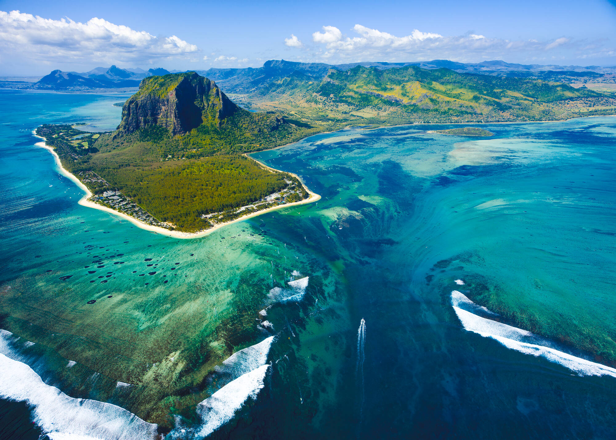 Zwischen Feuer & Lagunen ab Küstenregion: Mauritius Luftaufnahme