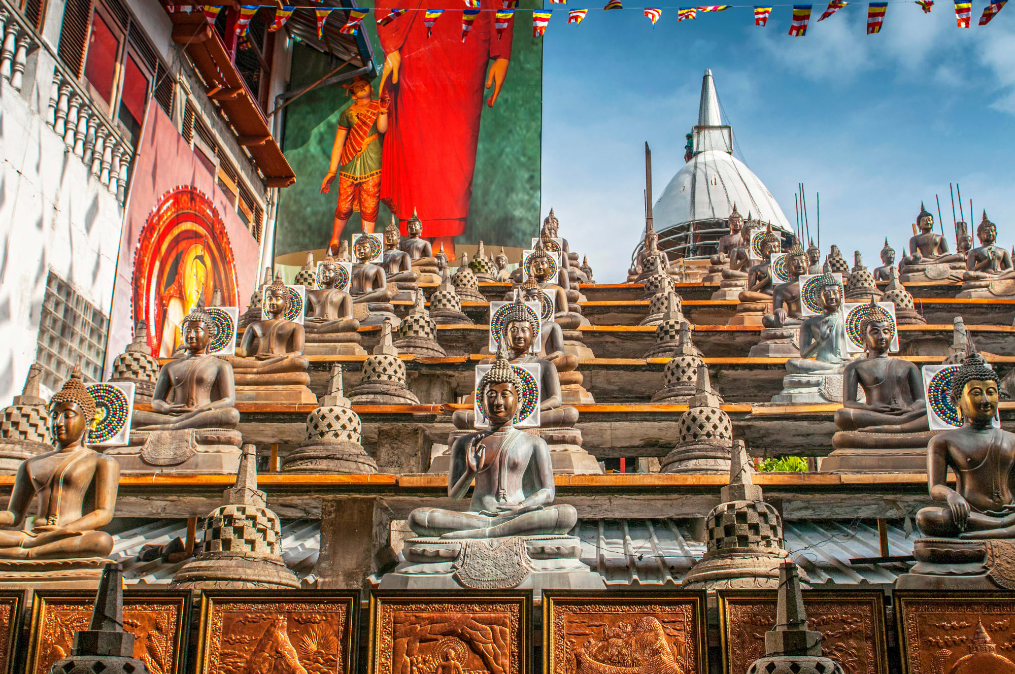 Königsstädte & Korallen ab Colombo: Sri Lanka Colombo Gangaramaya Tempel