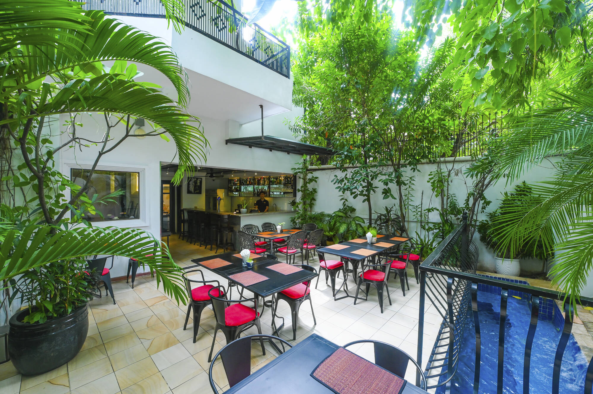 La Rose Suites in Phnom Penh: Restaurant