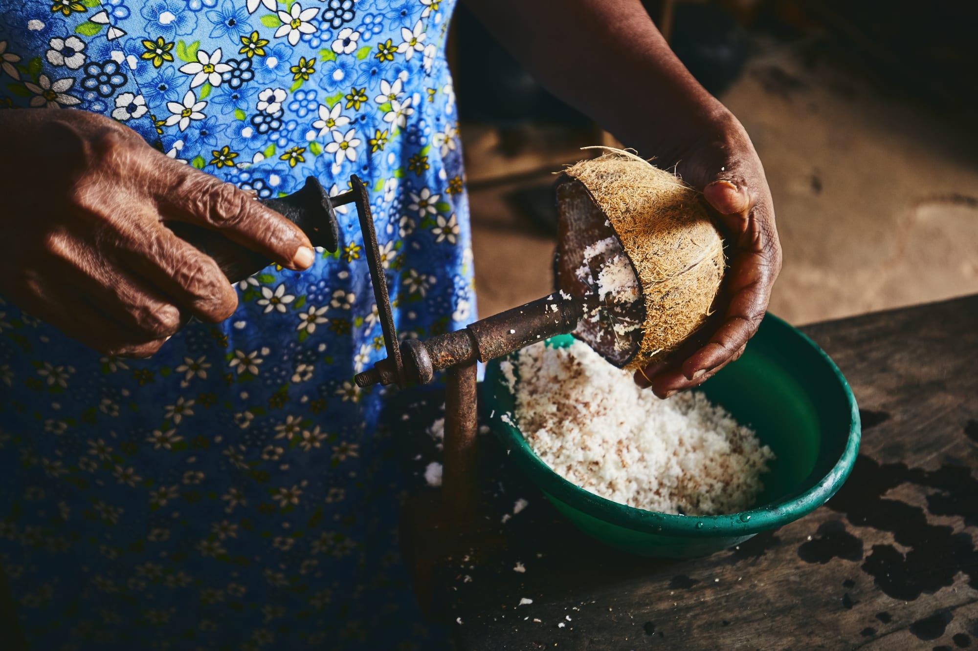 Sri Lankas Sommerroute ab Colombo: Sri Lanka Traditionelle Essenszubereitung