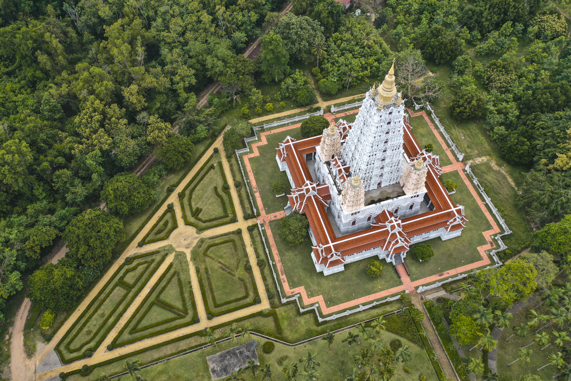 Unentdecktes Thailand per Boot & Rad ab Bangkok: Thailand Chonburi Wat Yannasang Wararam Tempel