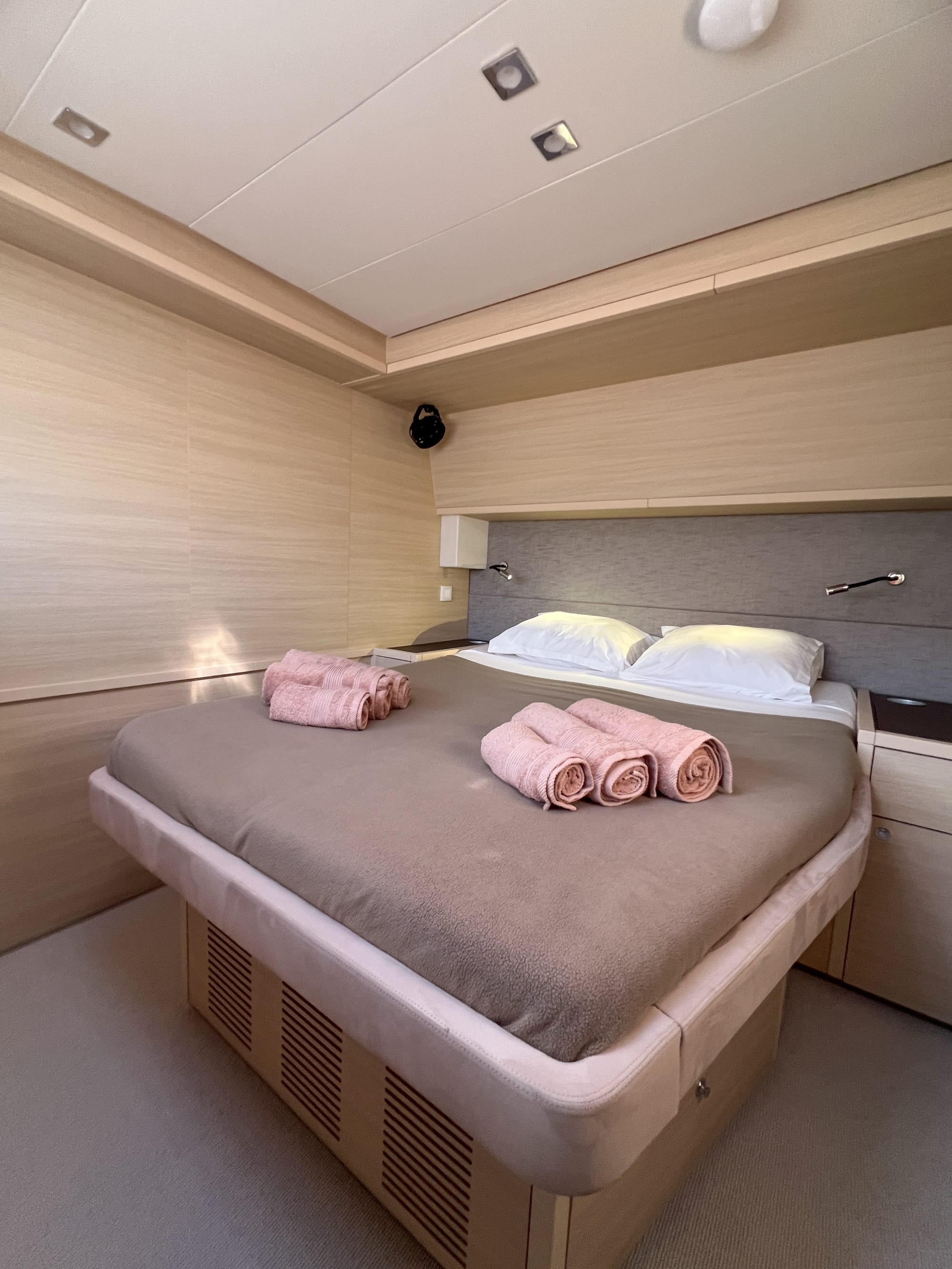 Dream Yacht Charter - Auf den Spuren James Bonds ab Phuket: Thailand Dream Yacht Charter Lagoon Lagoon Superior
