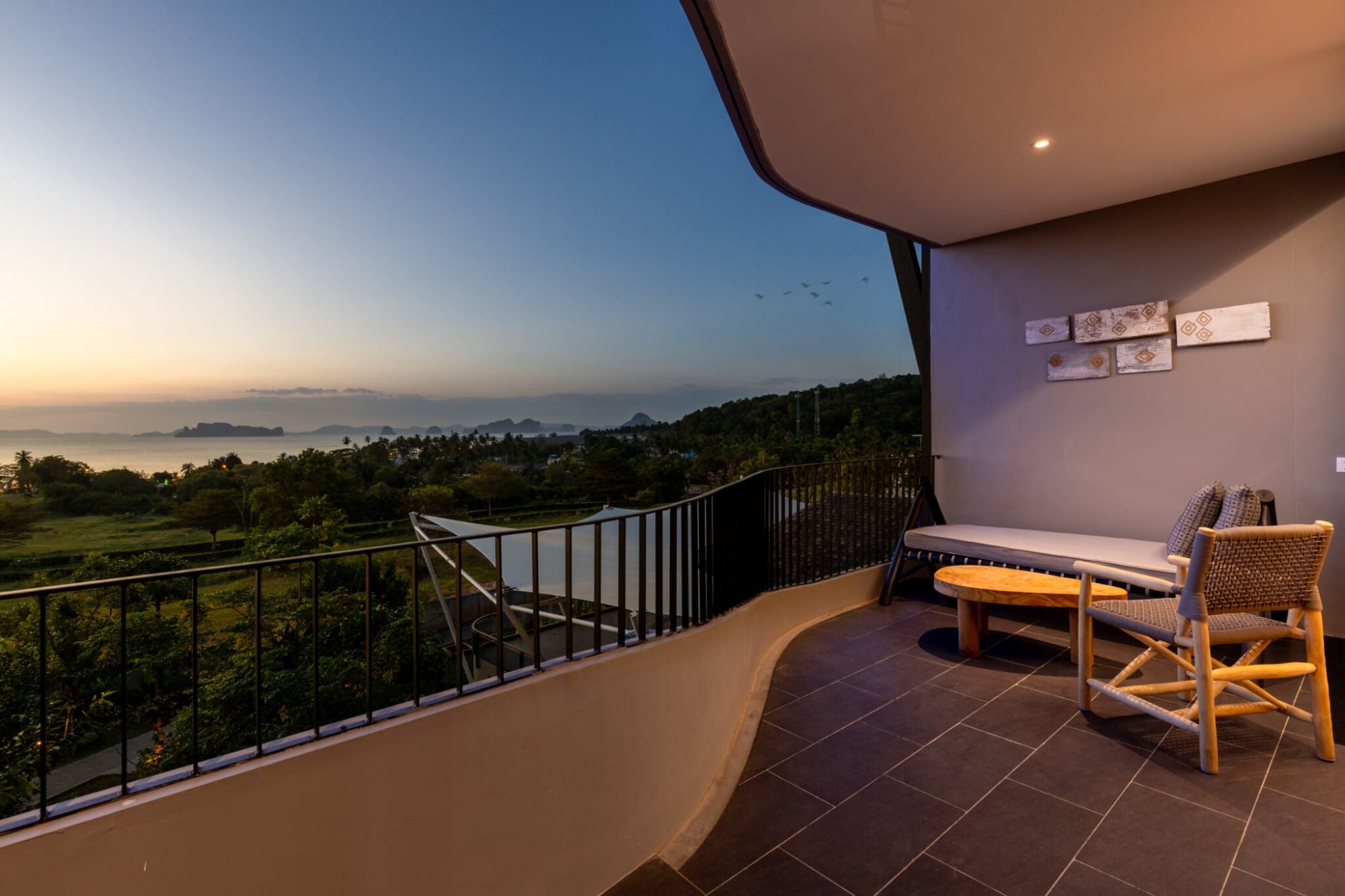 Varana Hotel in Krabi:  Horizon Ocean Balkon