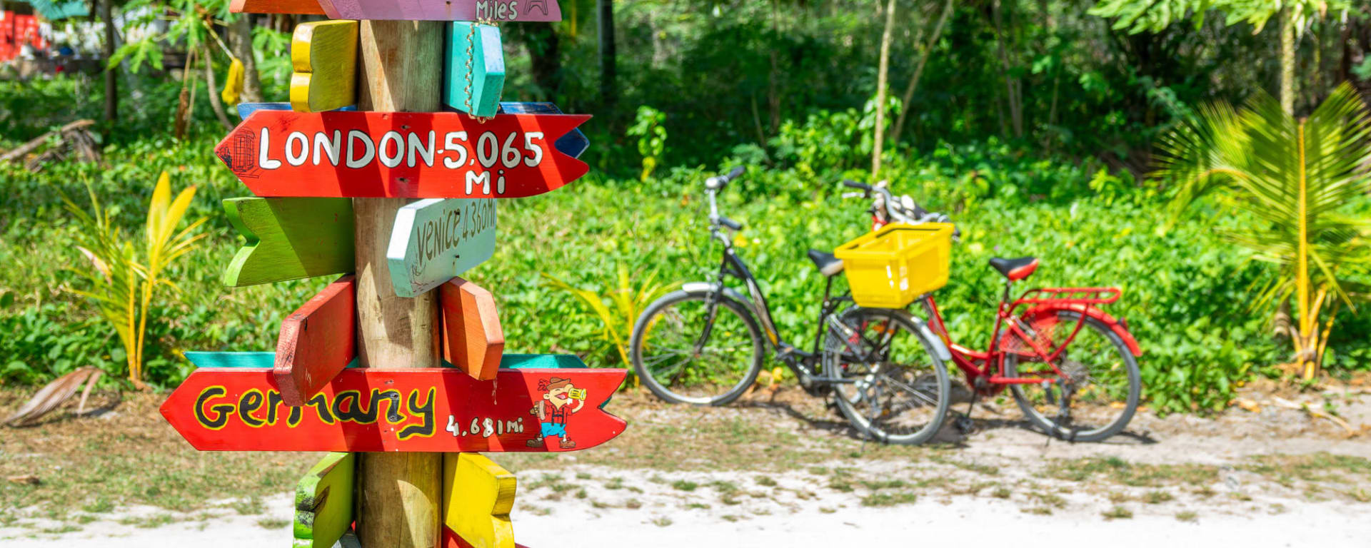 Bikes & Beaches La Digue in Praslin: Seychellen La Digue Schilder 