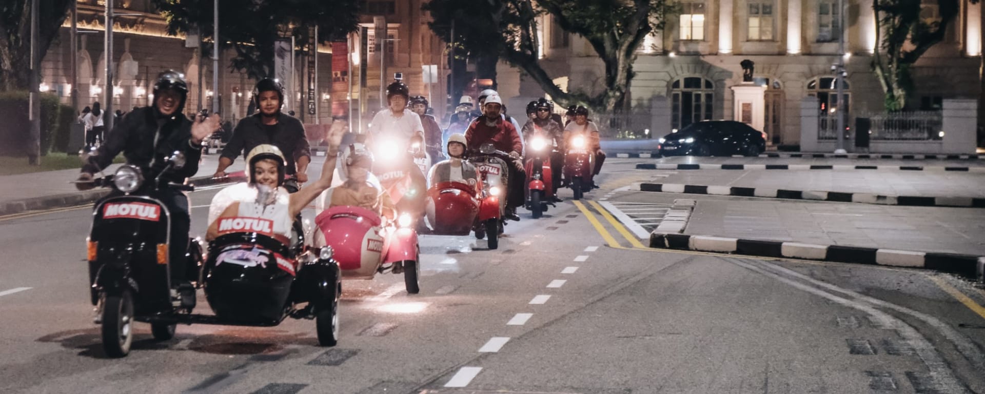 Singapur Vespa bei Nacht, EN, Gruppe: Singapur Vespa Ausflug