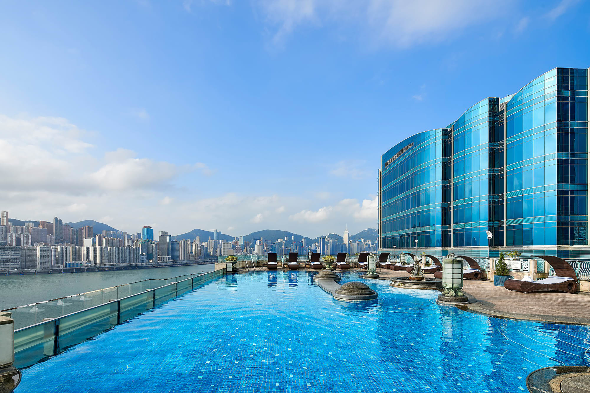 Harbour Grand Kowloon in Hong Kong:  Hong Kong Harbour Grand Kowloon Pool