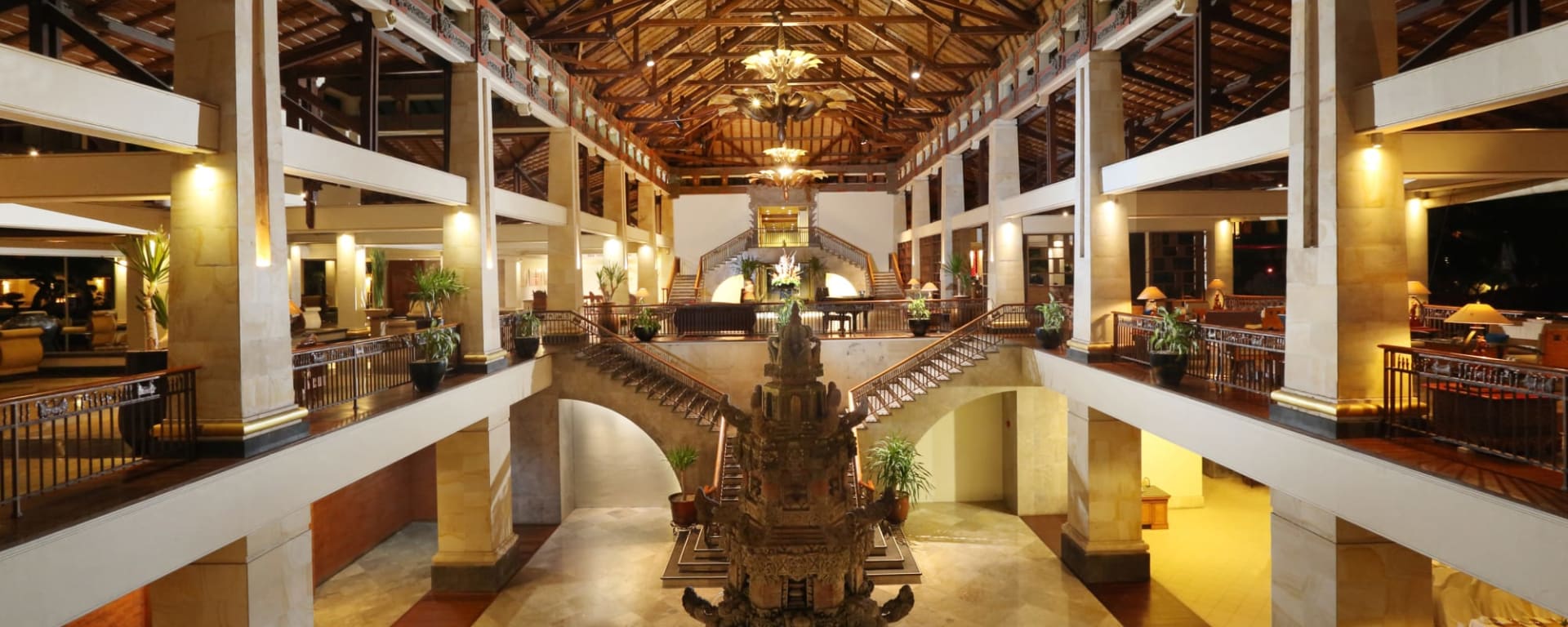 Nusa Dua Beach Hotel&Spa - Handwritten Collection in Süd-Bali: Nusa Dua Beach Resort Bali - Lobby
