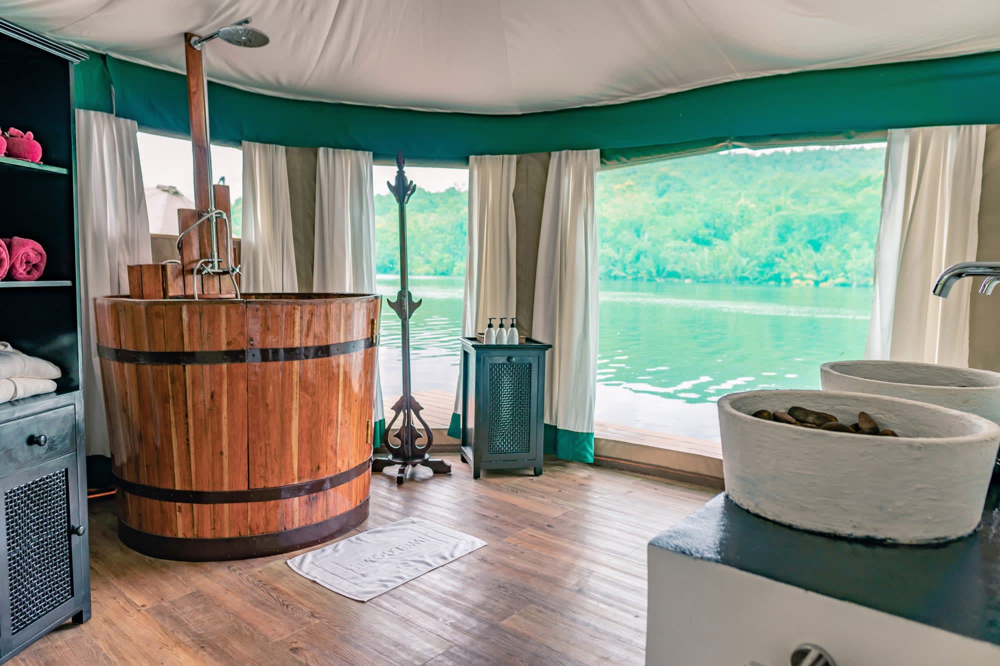 Canvas & Orchids Retreat in Sihanoukville & Inseln: Kambodscha Canvas and Orchids Retreat Floating Tents