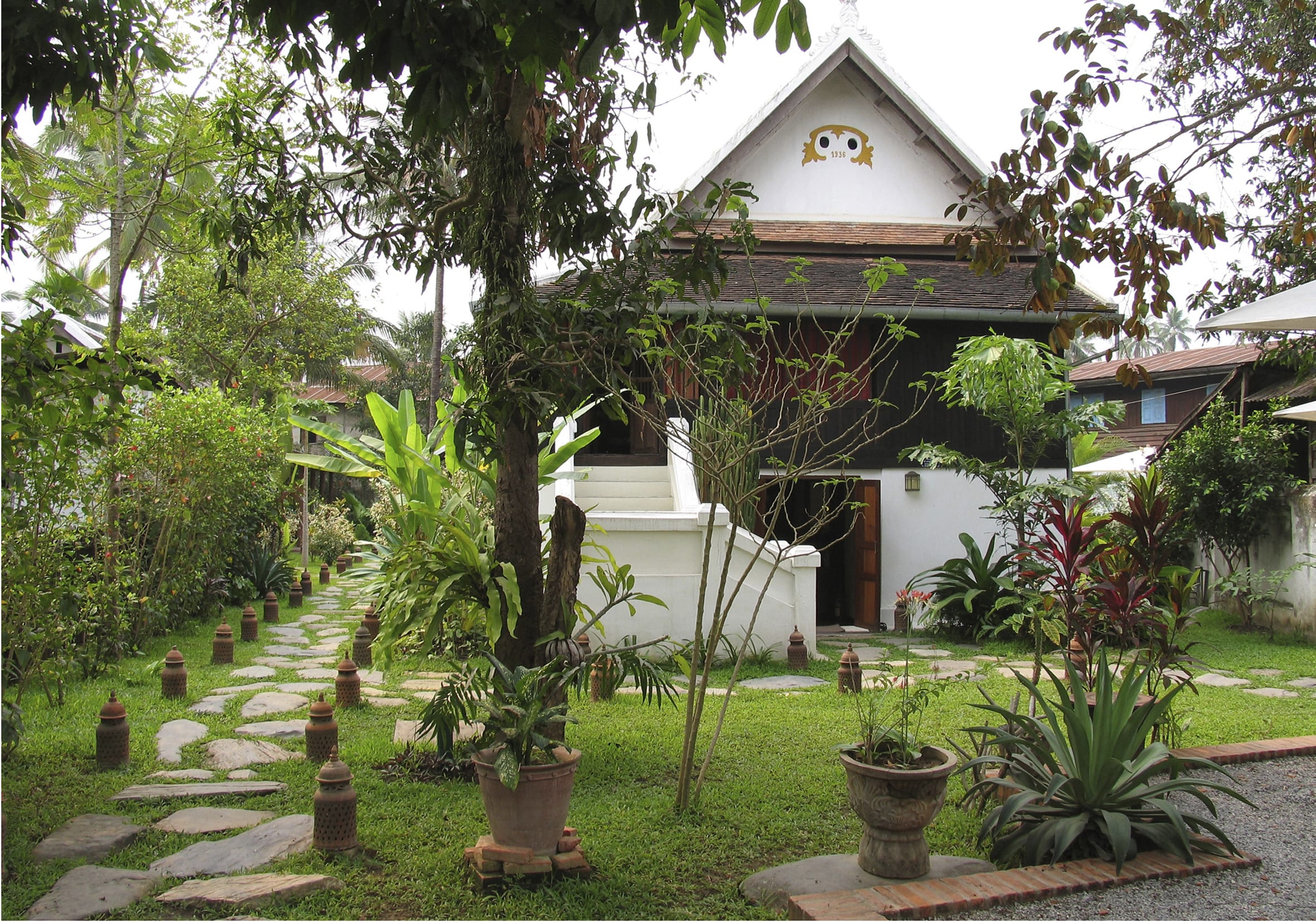 Villa Maydou in Luang Prabang:  Luang Prabang Villa Maydou Garten