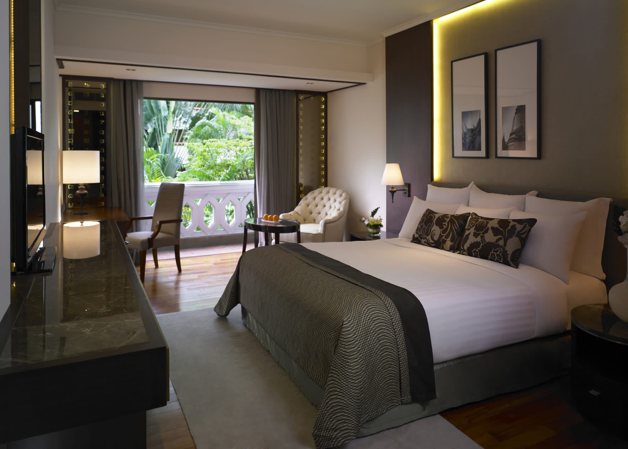 Anantara Riverside Bangkok Resort:  Anantara Riverside Bangkok Resort Deluxe Premier